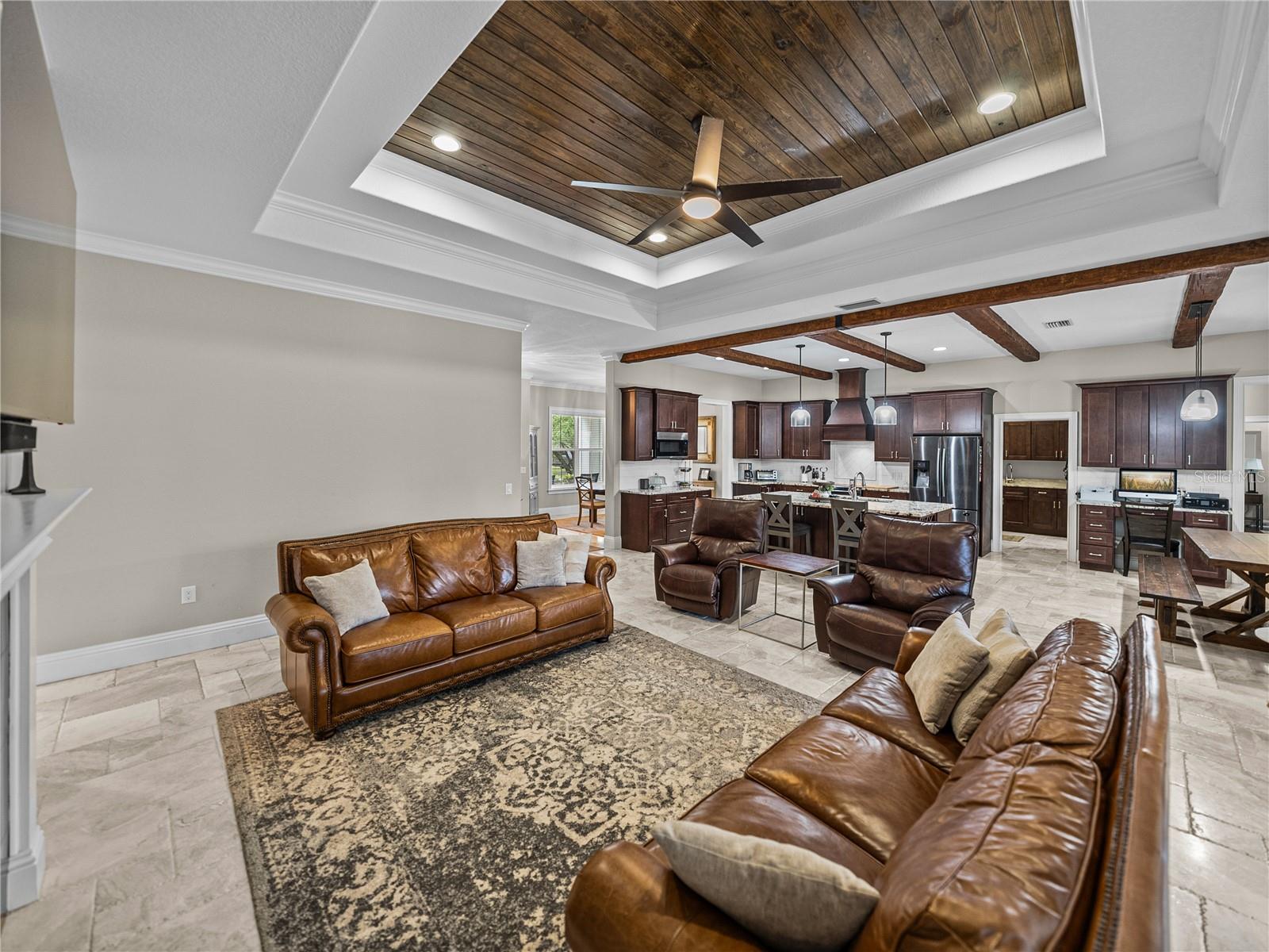 MAMMONTH GROVE - Residential