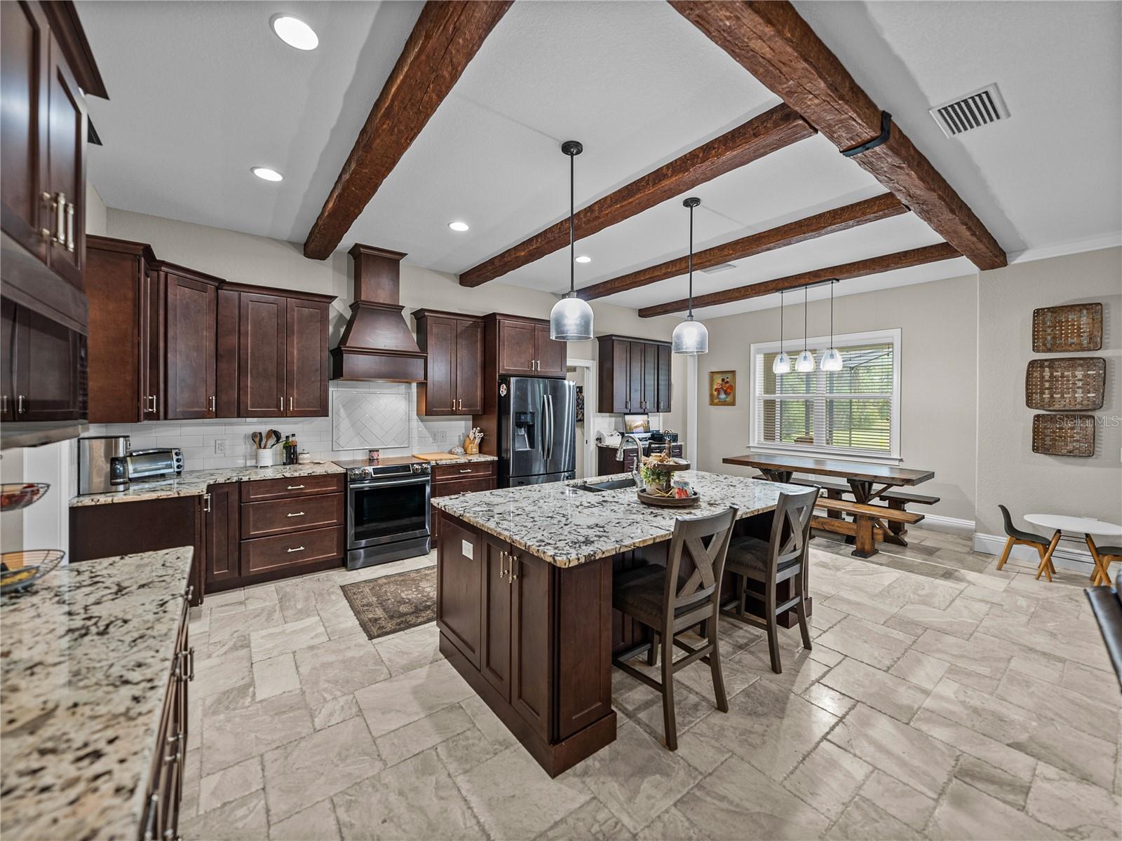 MAMMONTH GROVE - Residential