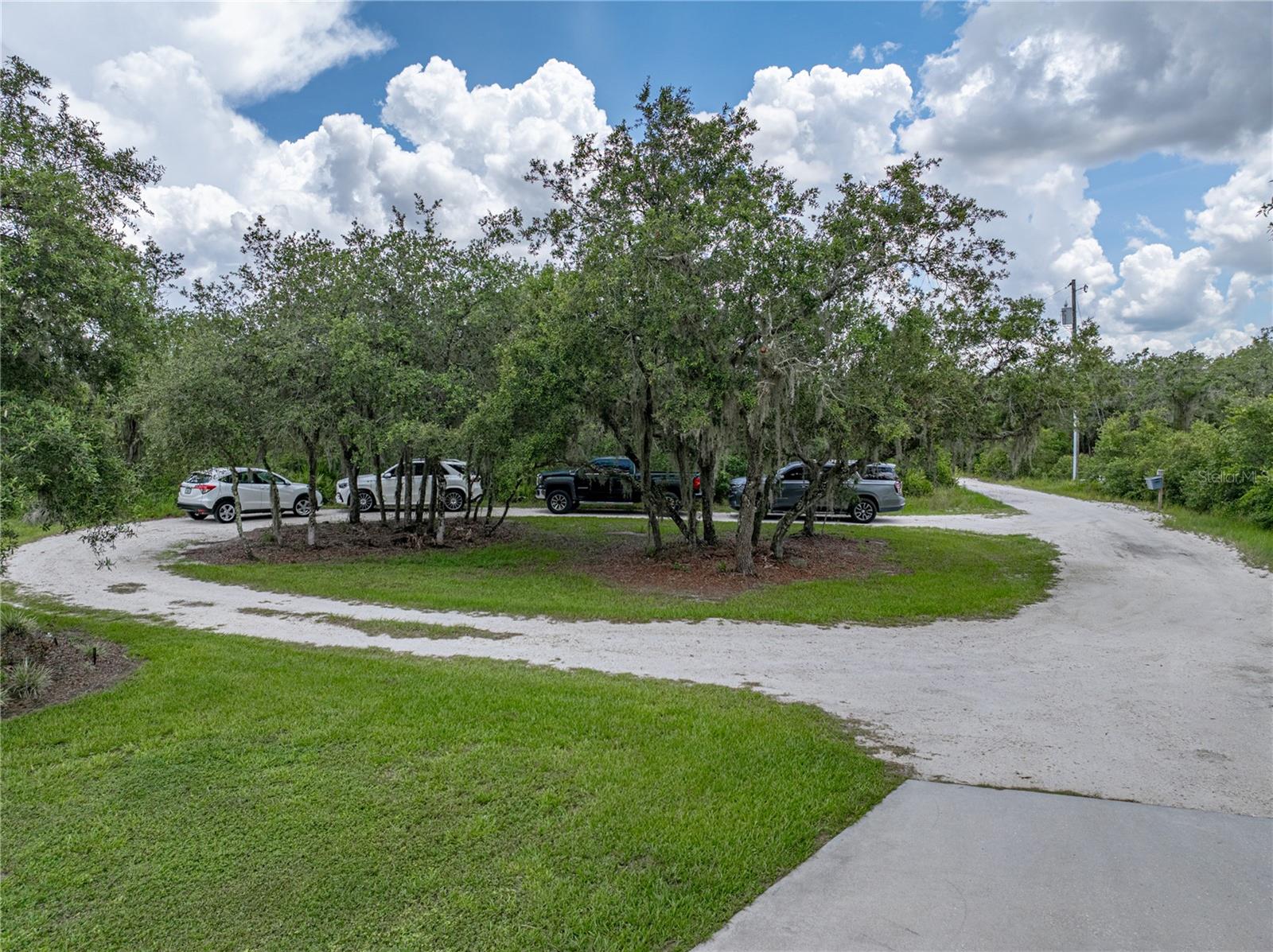 MAMMONTH GROVE - Residential