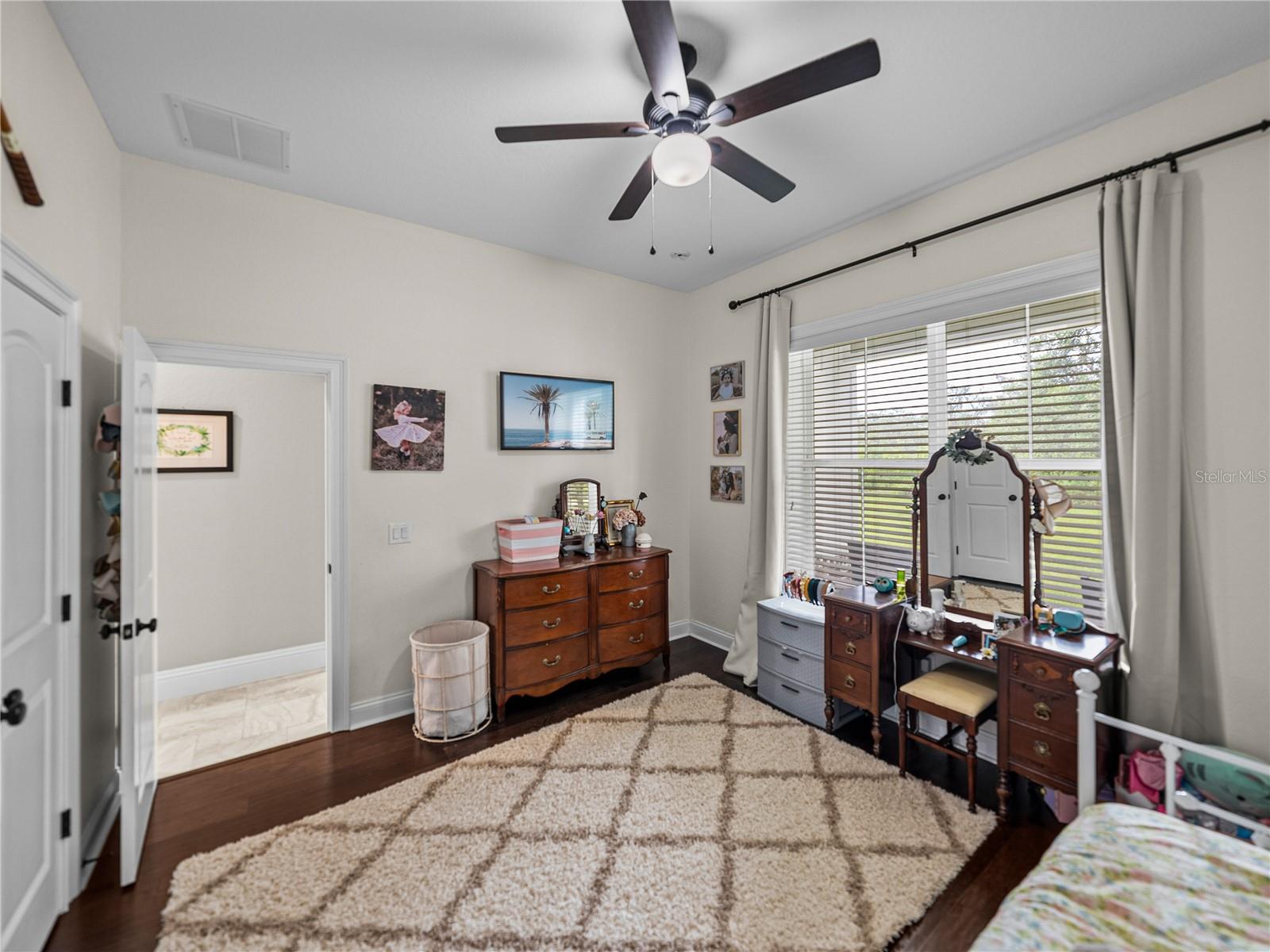 MAMMONTH GROVE - Residential