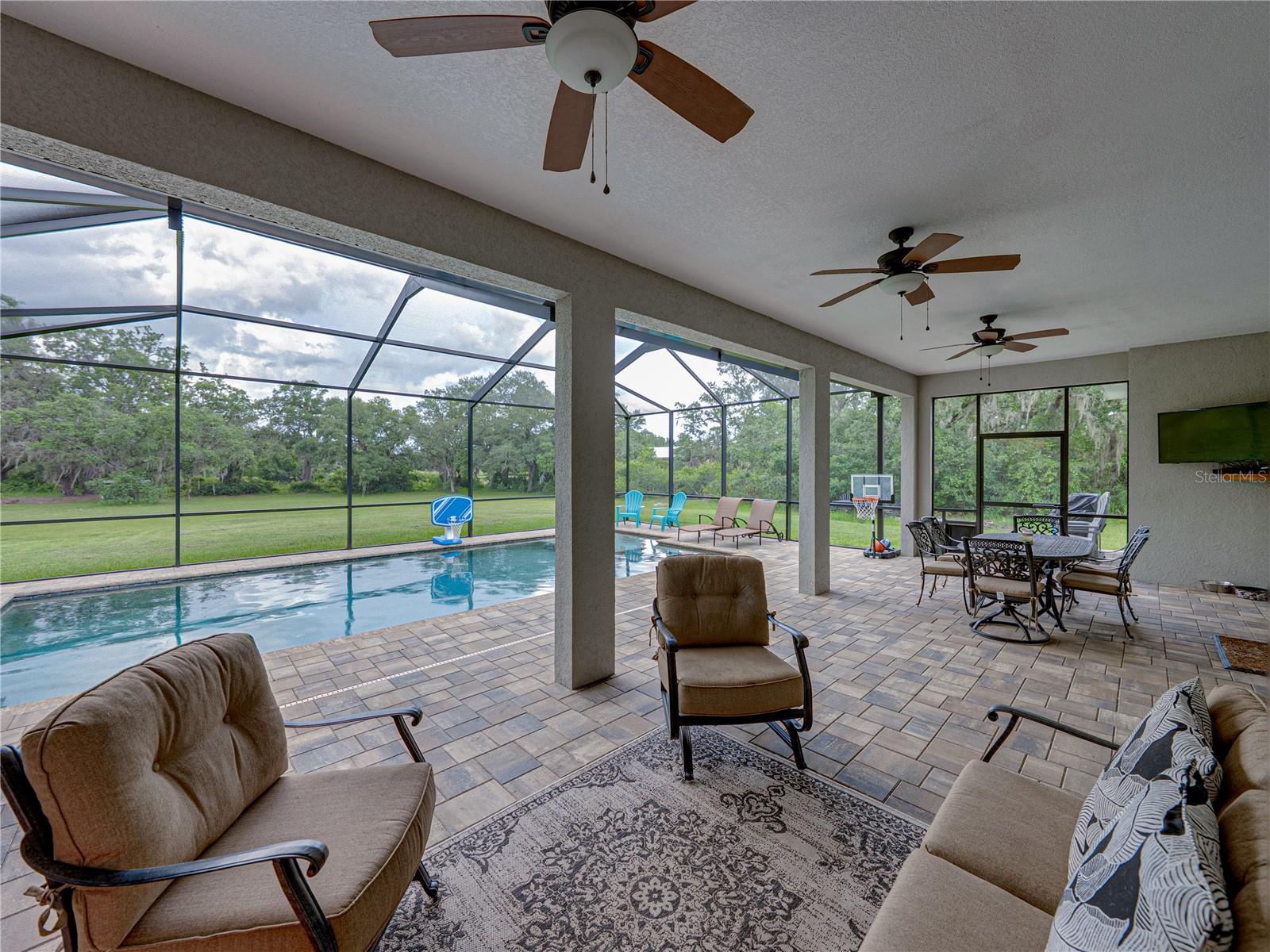 MAMMONTH GROVE - Residential