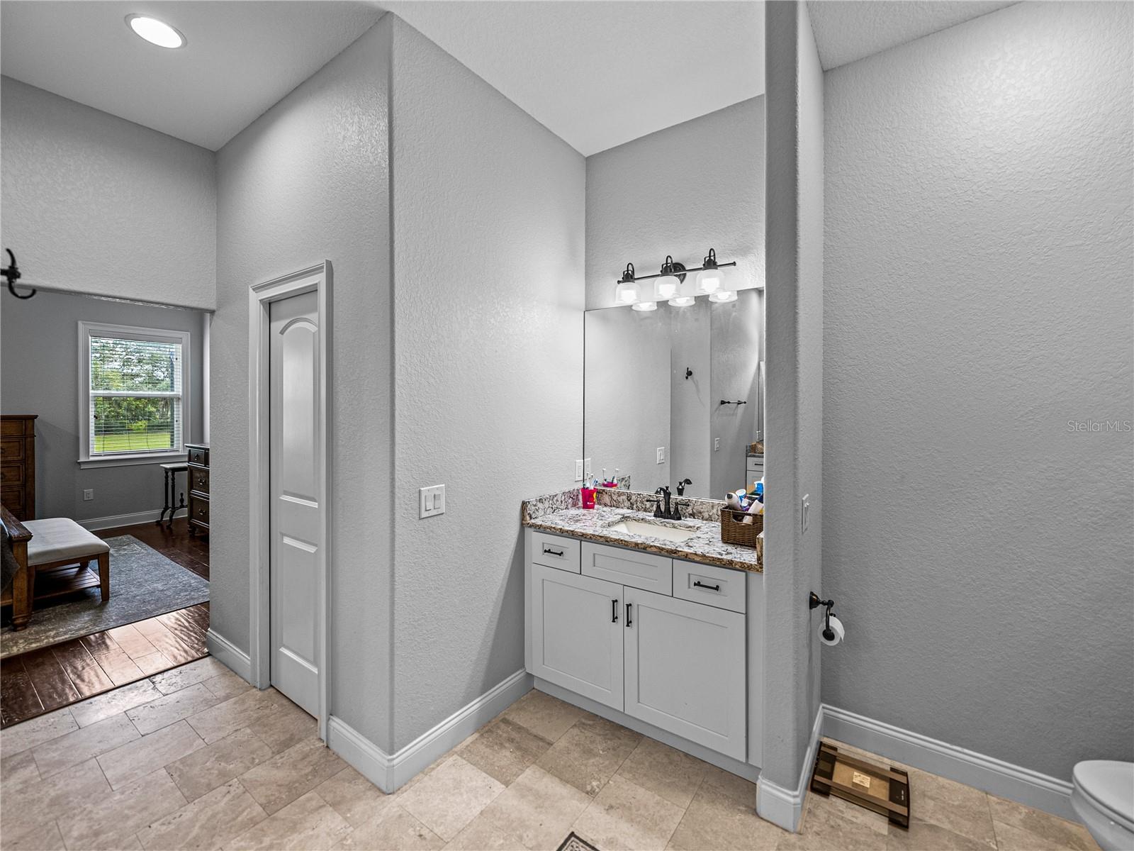 MAMMONTH GROVE - Residential