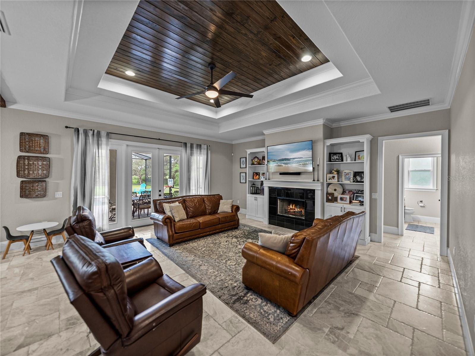 MAMMONTH GROVE - Residential