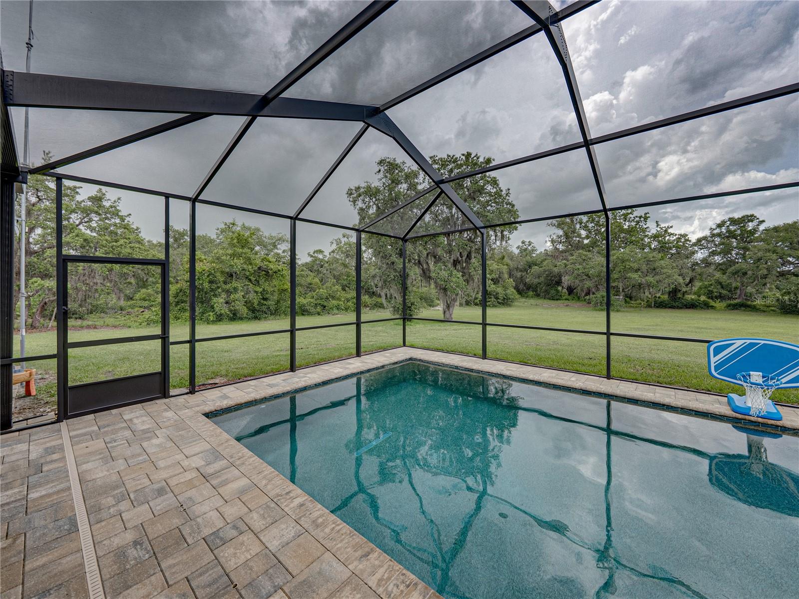 MAMMONTH GROVE - Residential