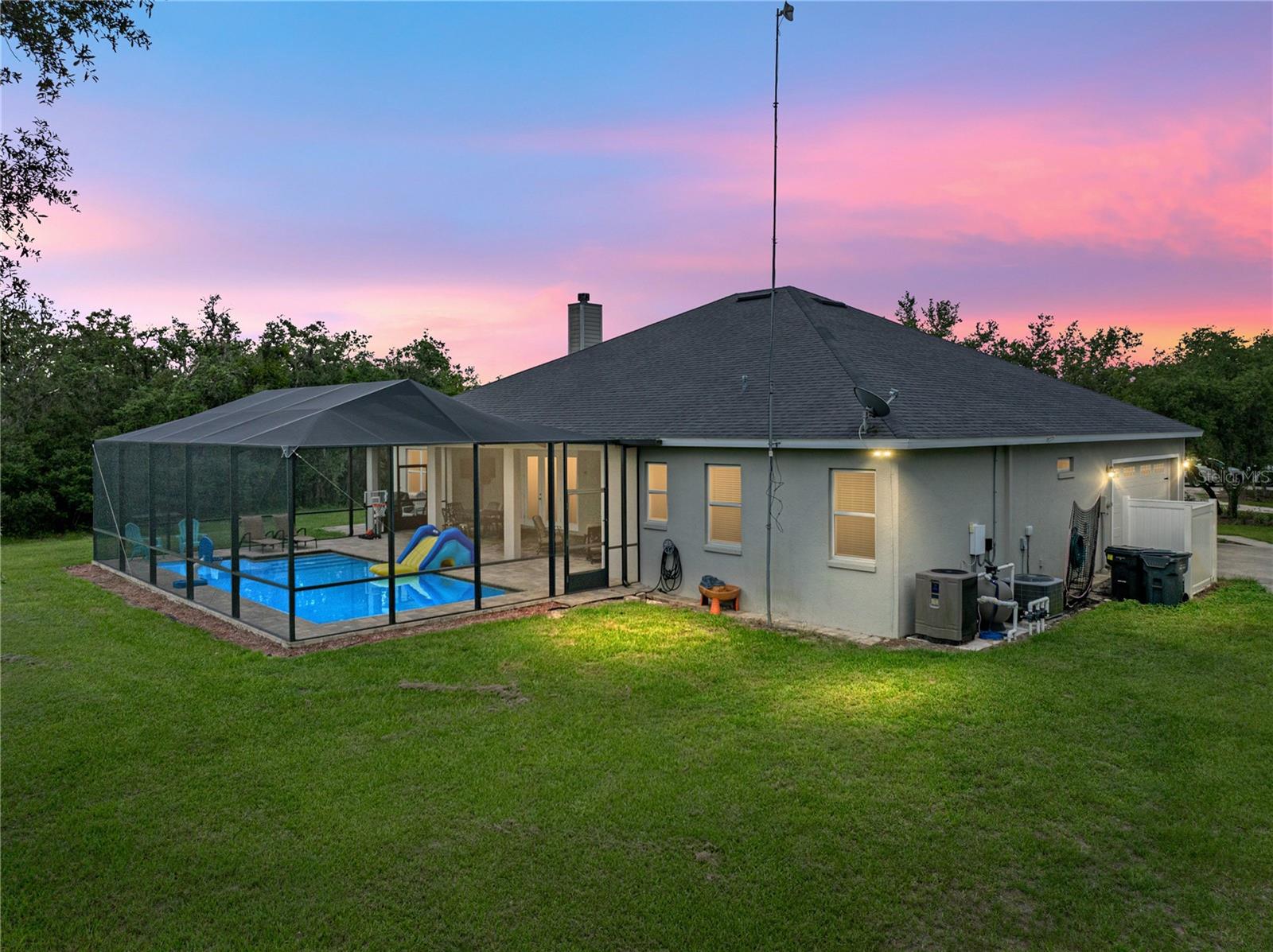 MAMMONTH GROVE - Residential