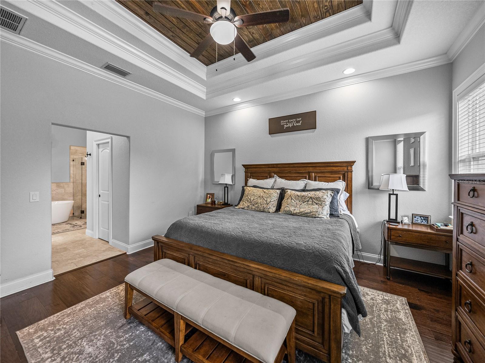 MAMMONTH GROVE - Residential