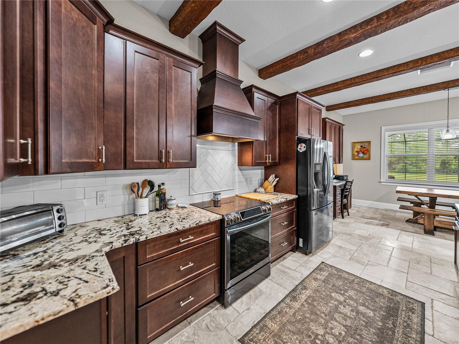 MAMMONTH GROVE - Residential