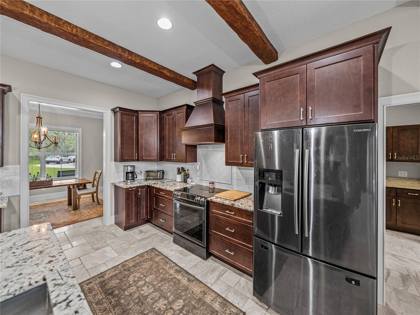 MAMMONTH GROVE - Residential