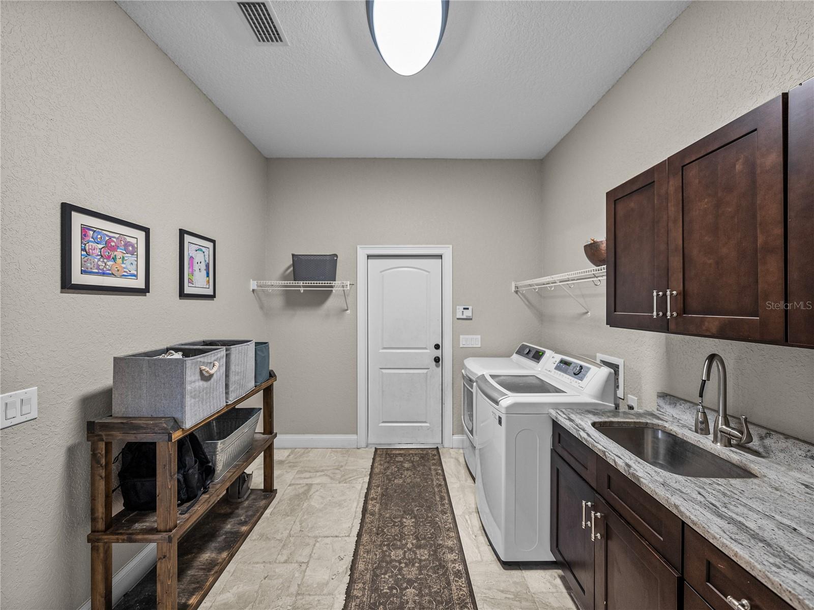 MAMMONTH GROVE - Residential