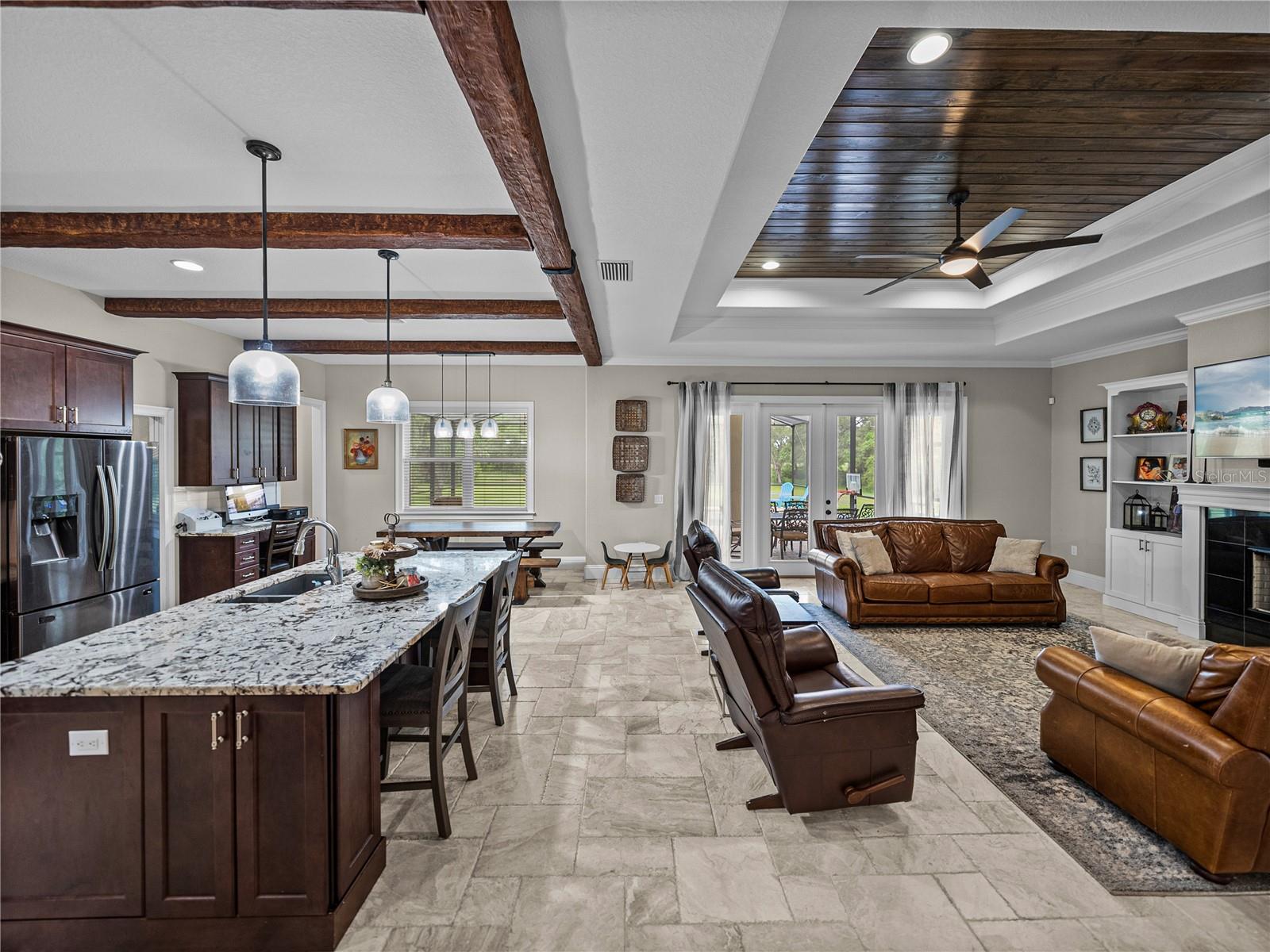 MAMMONTH GROVE - Residential