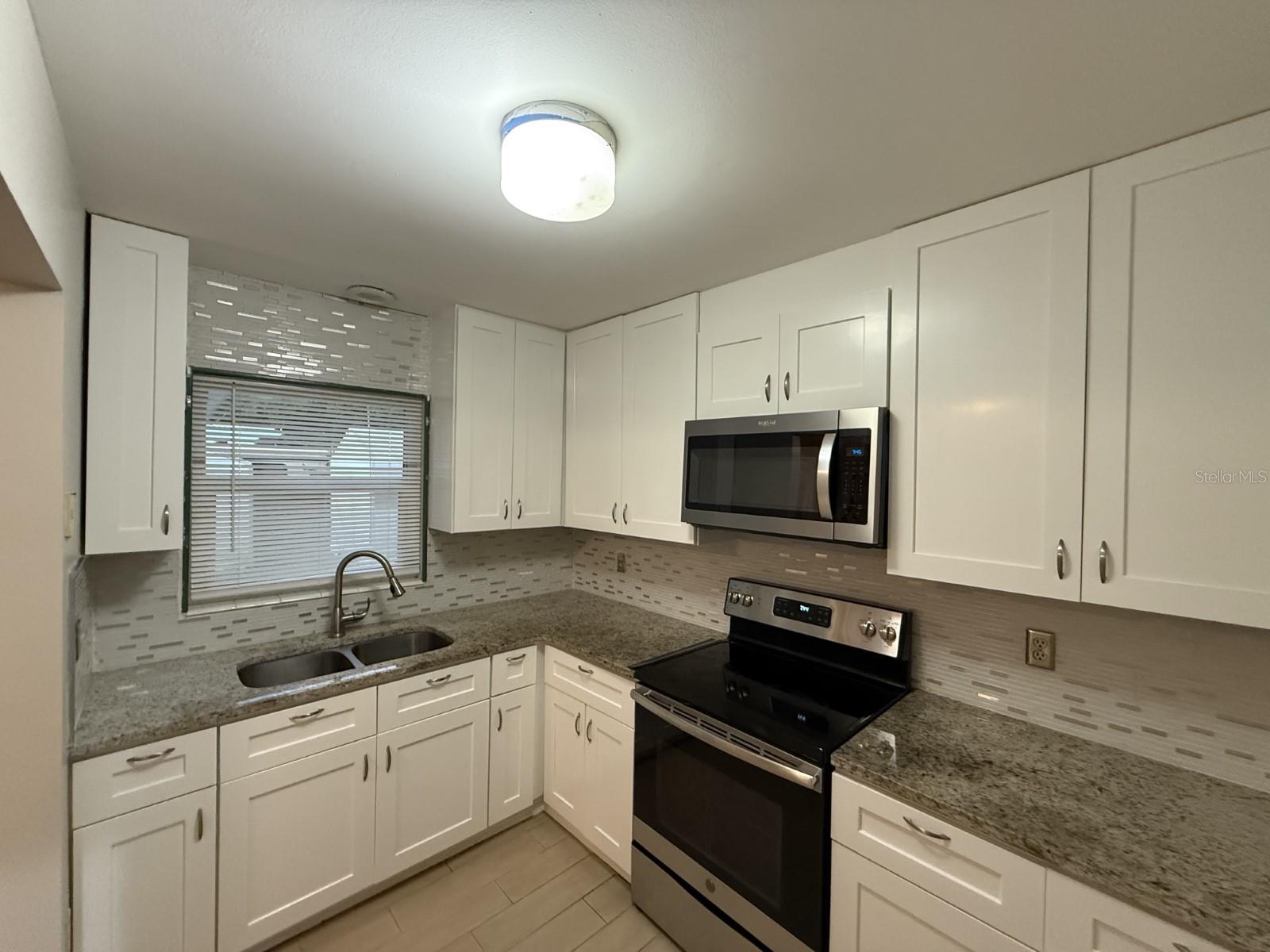 LANCASTER SHORES SUB - Residential