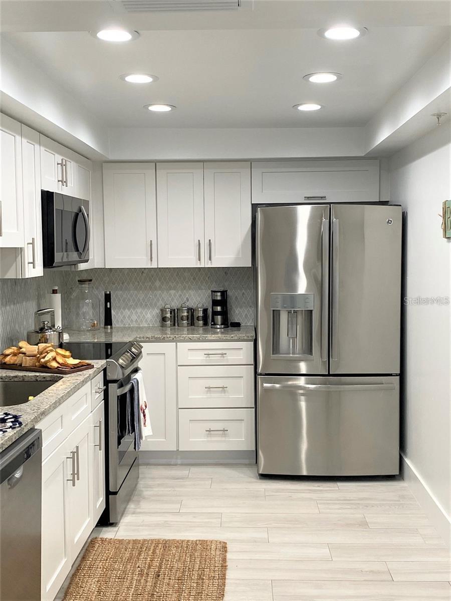 DOLPHIN COVE CLEARWATER - Residential Lease
