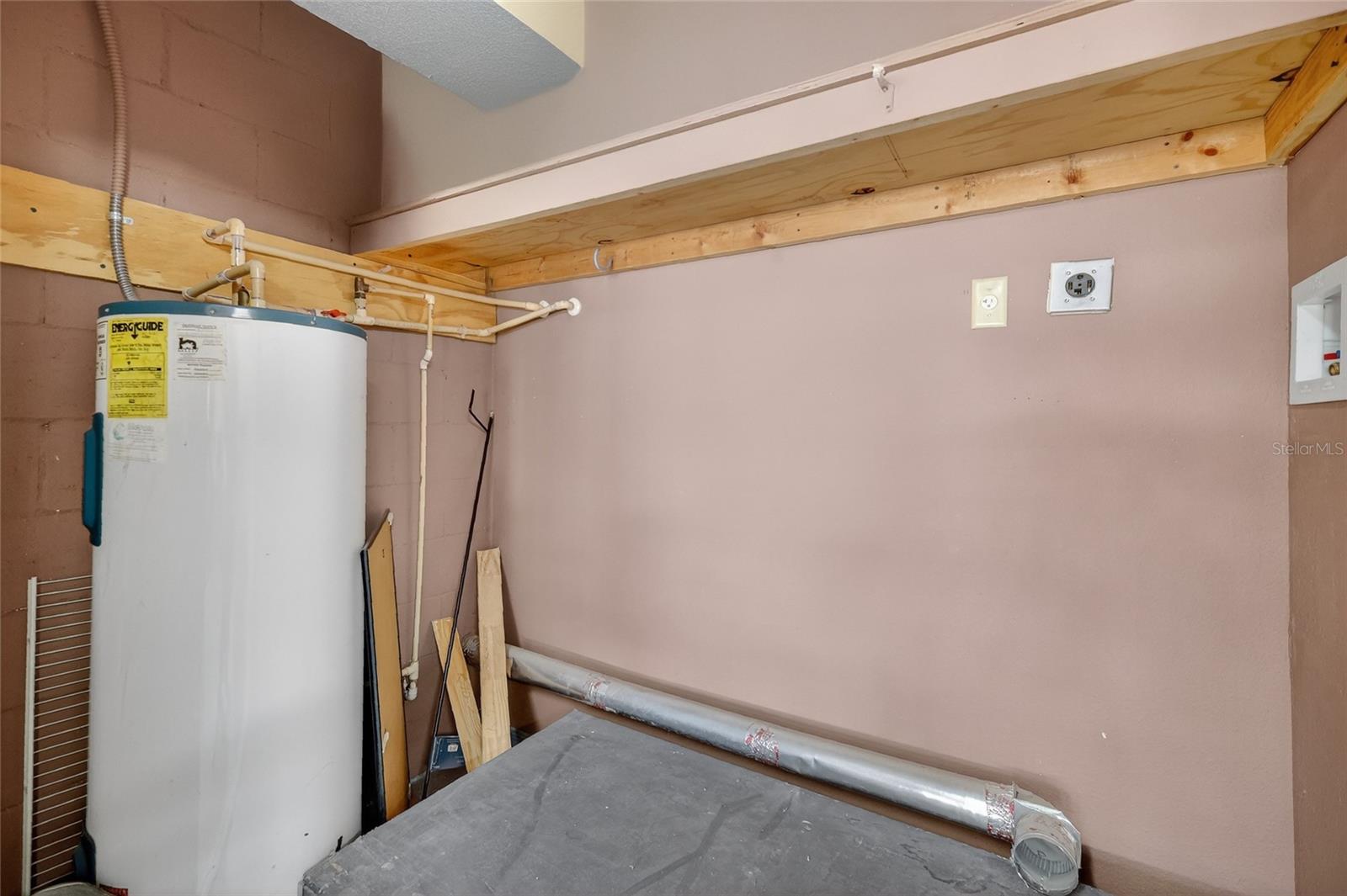 LEESBURG VILLAGE AT LAKE POINTE LT 66 PB 05 - Residential