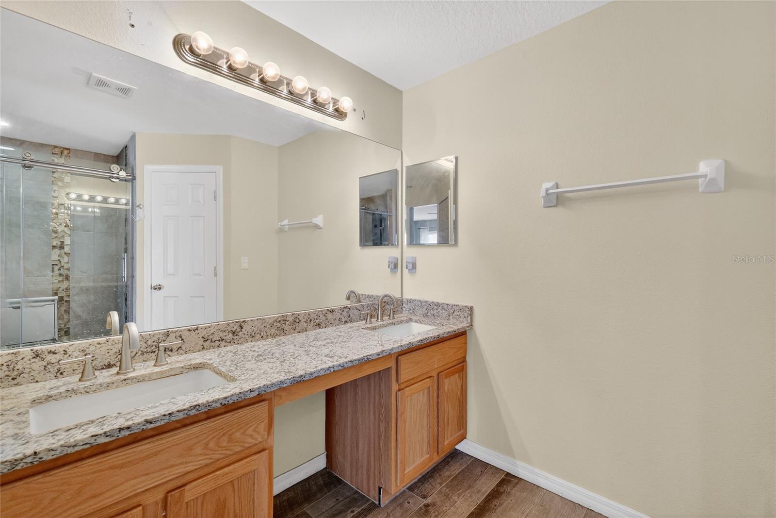 LEESBURG VILLAGE AT LAKE POINTE LT 66 PB 05 - Residential