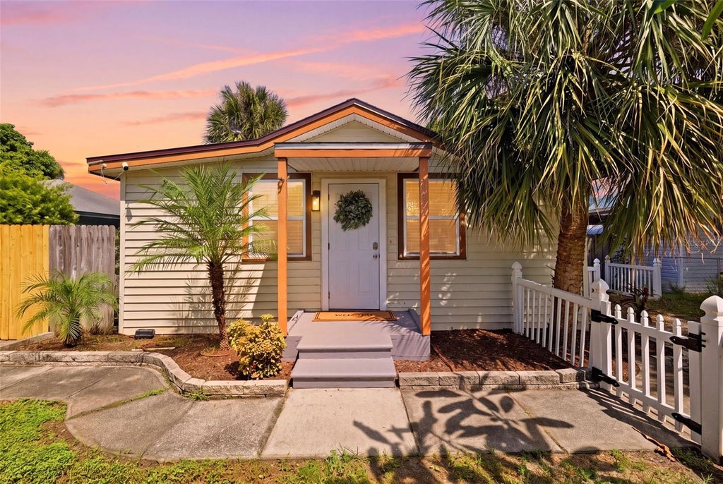 Photo of 1751 29th Avenue N, St Petersburg, FL 33713 (MLS # TB8553475)