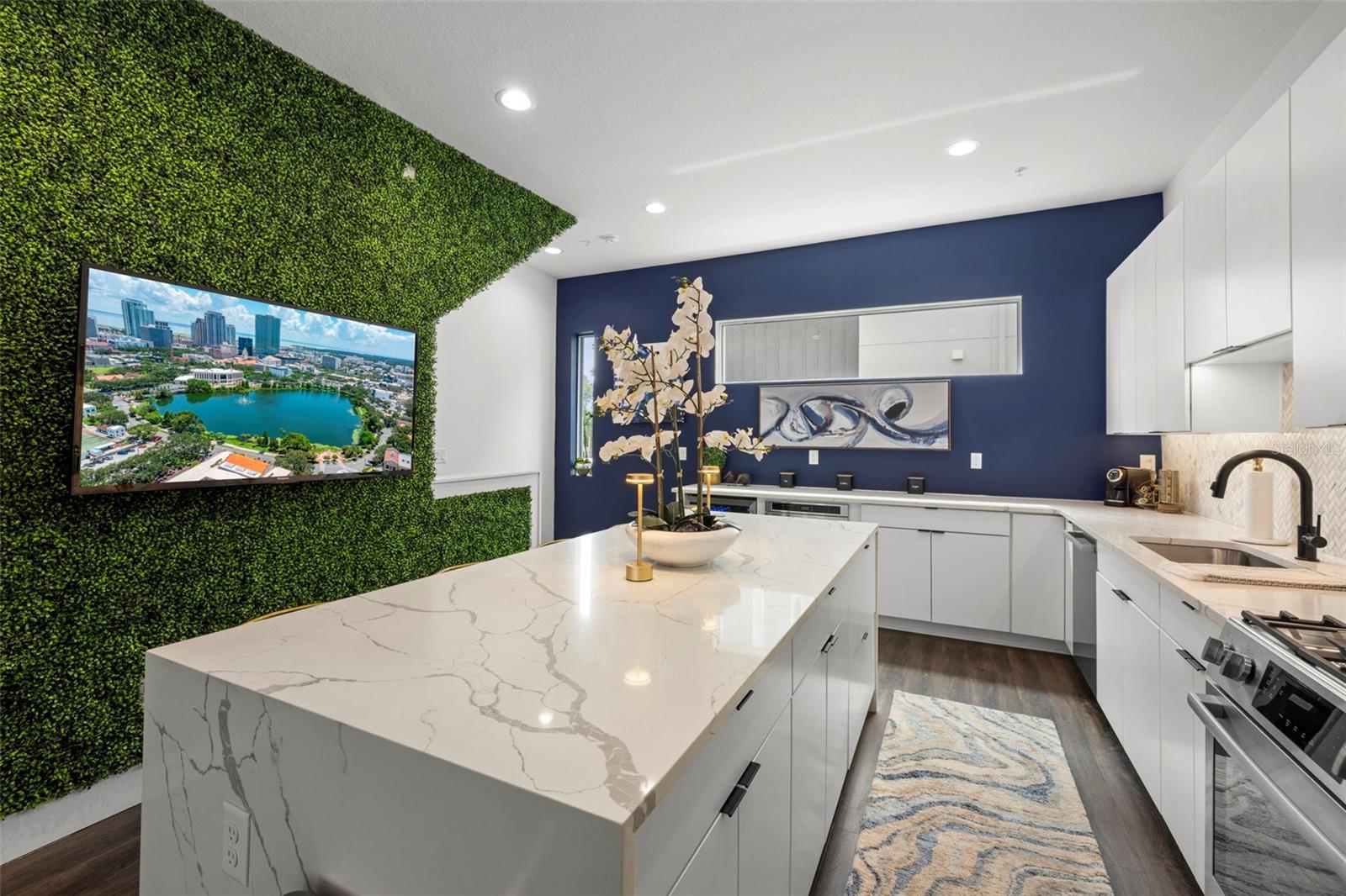 INNOVATION TWNHMS - Residential Lease