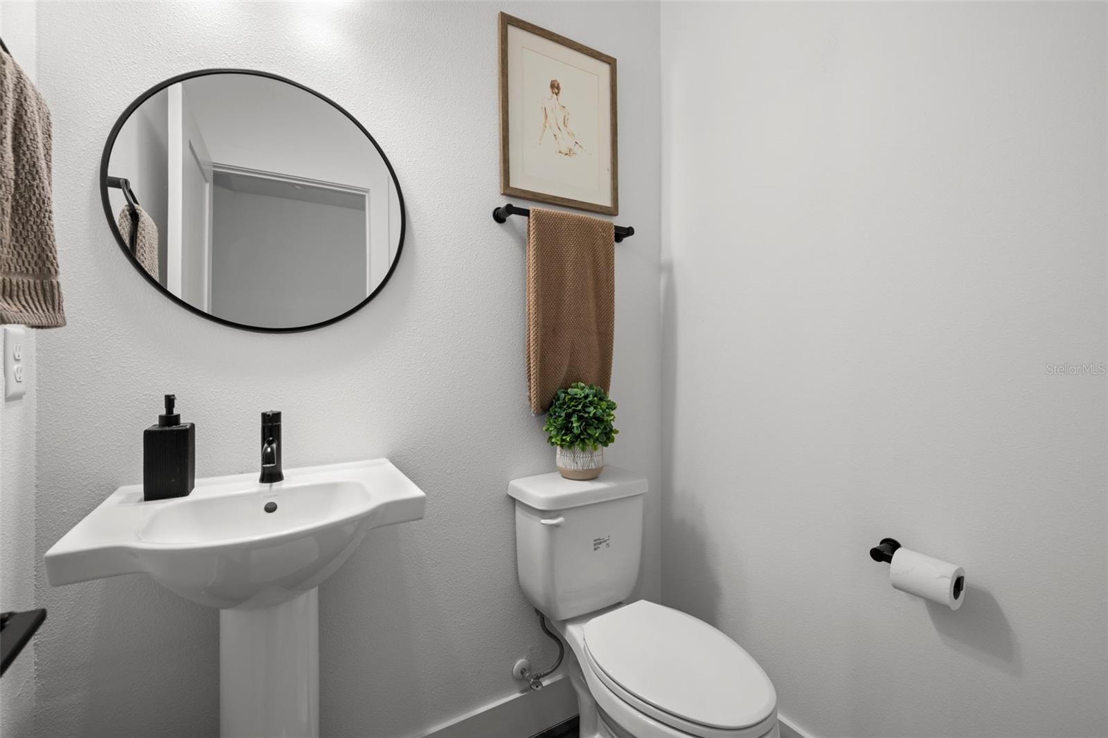INNOVATION TWNHMS - Residential Lease