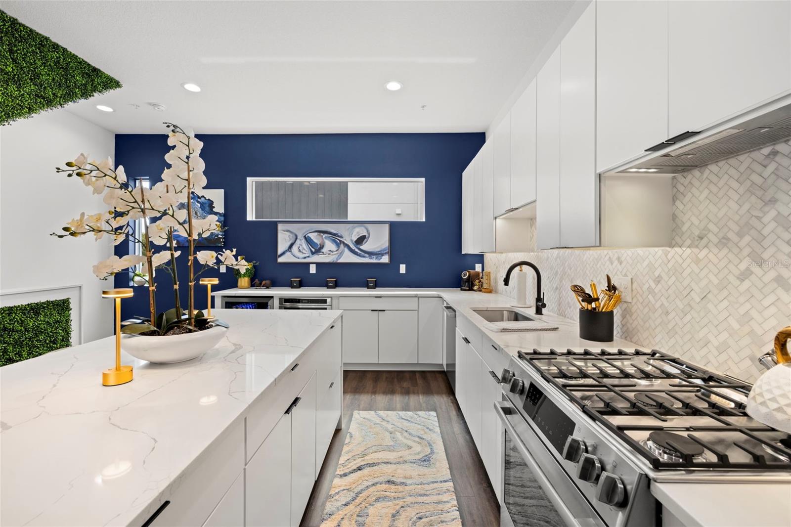 INNOVATION TWNHMS - Residential Lease