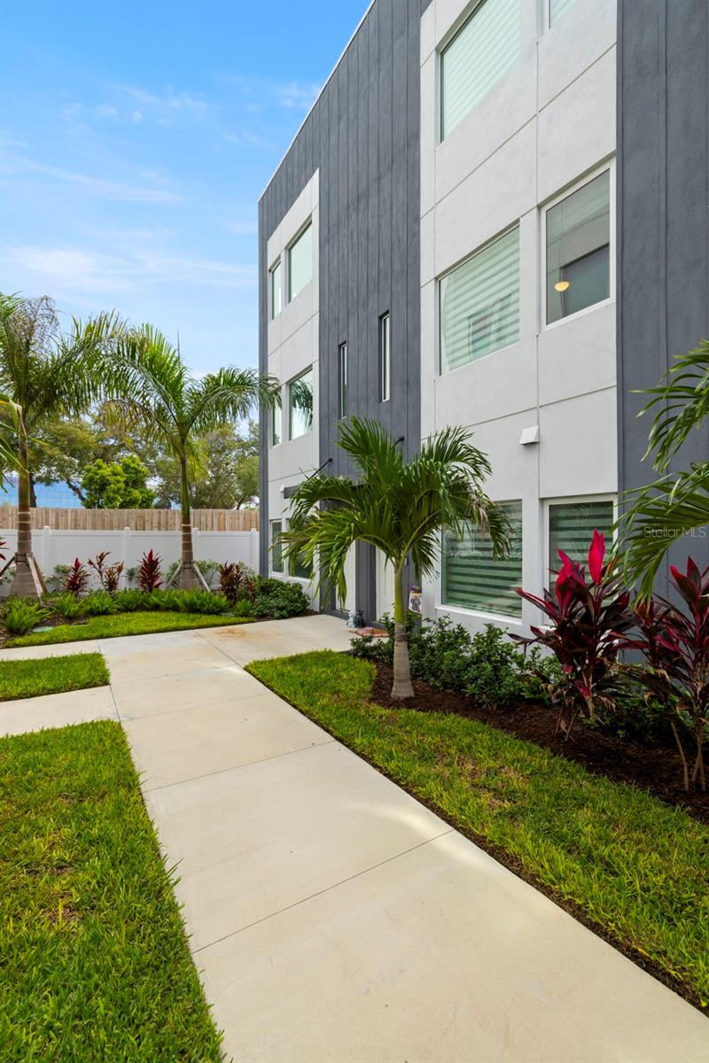 INNOVATION TWNHMS - Residential Lease