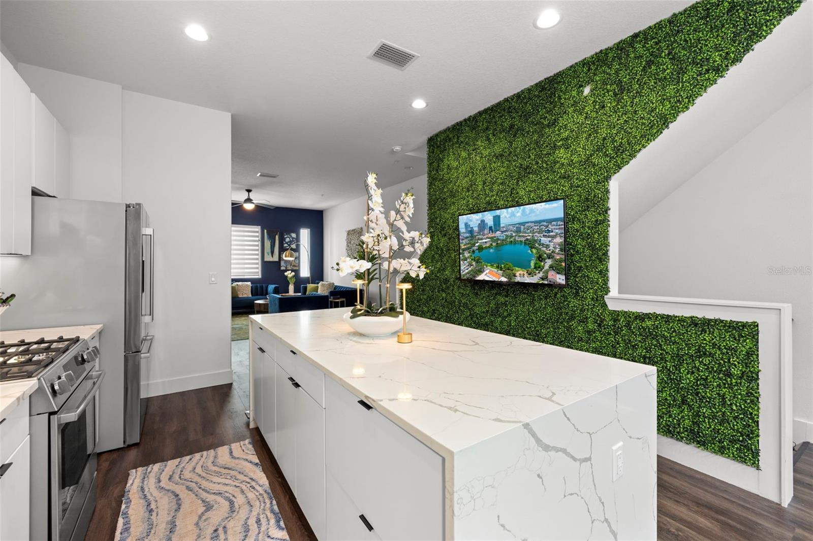 INNOVATION TWNHMS - Residential Lease