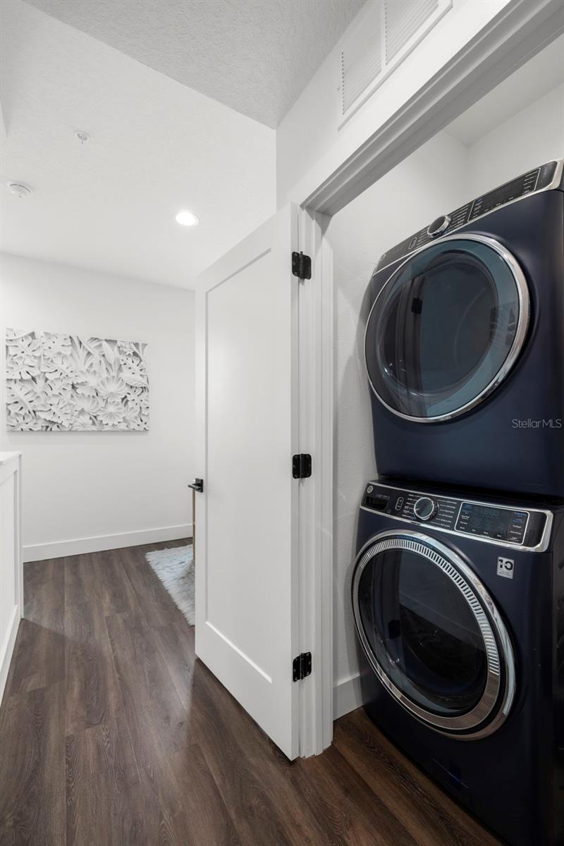 INNOVATION TWNHMS - Residential Lease