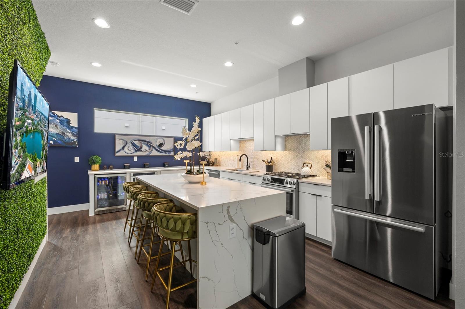 INNOVATION TWNHMS - Residential Lease
