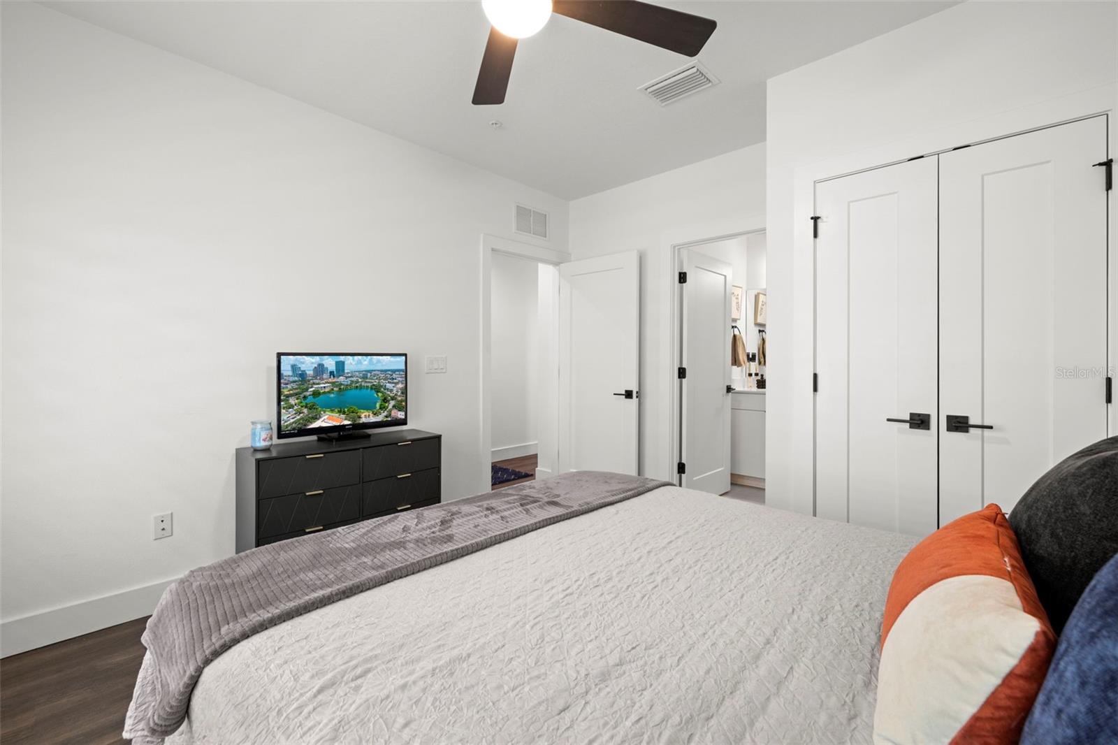 INNOVATION TWNHMS - Residential Lease