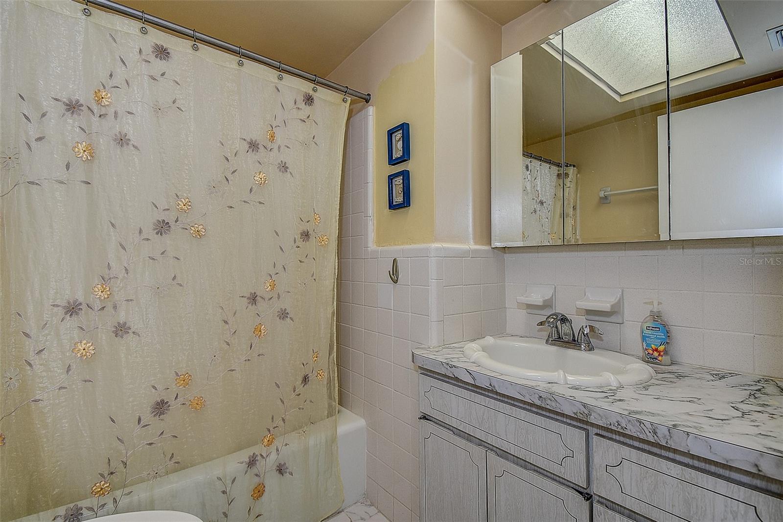 SYLVETTE CONDO - Residential