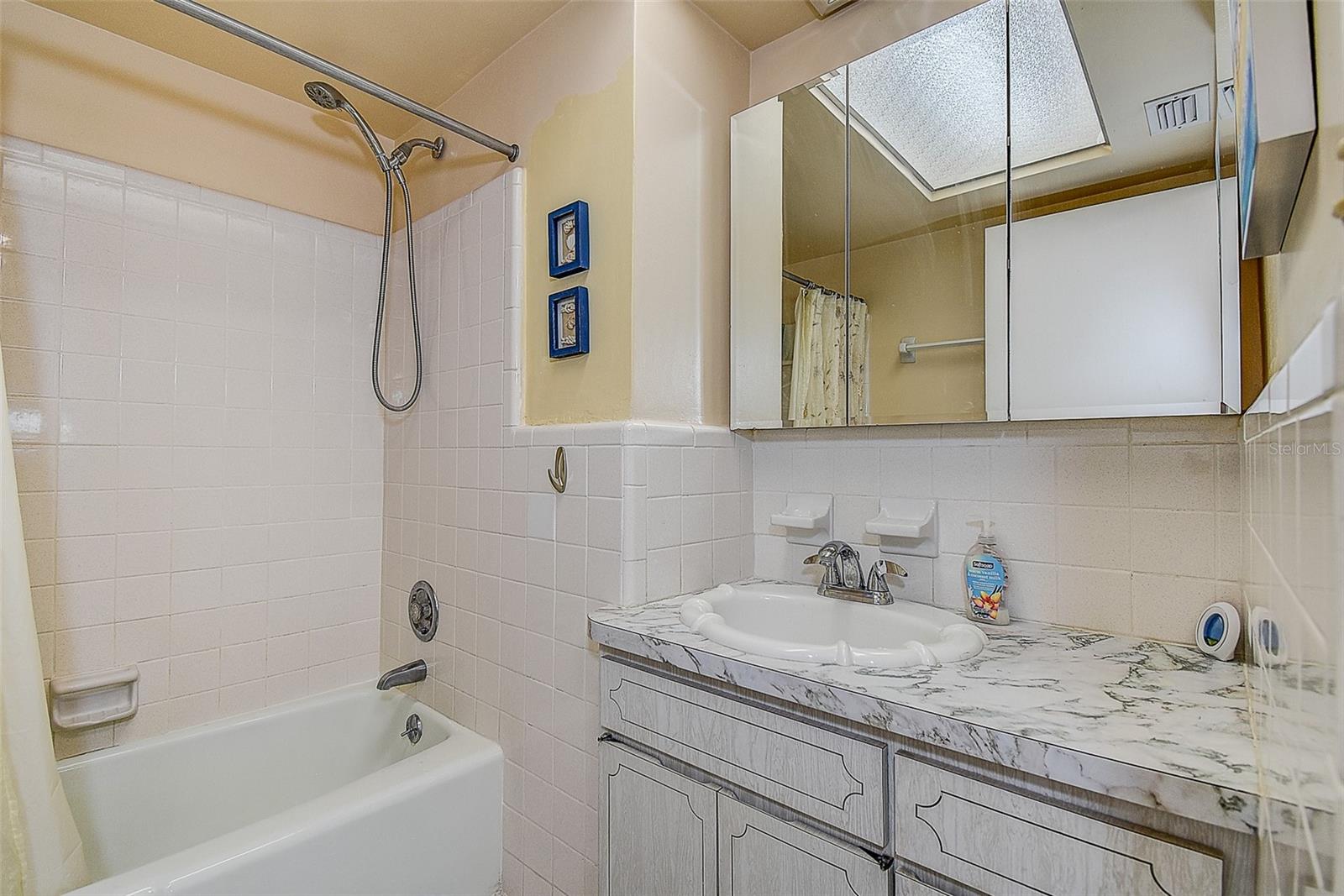 SYLVETTE CONDO - Residential