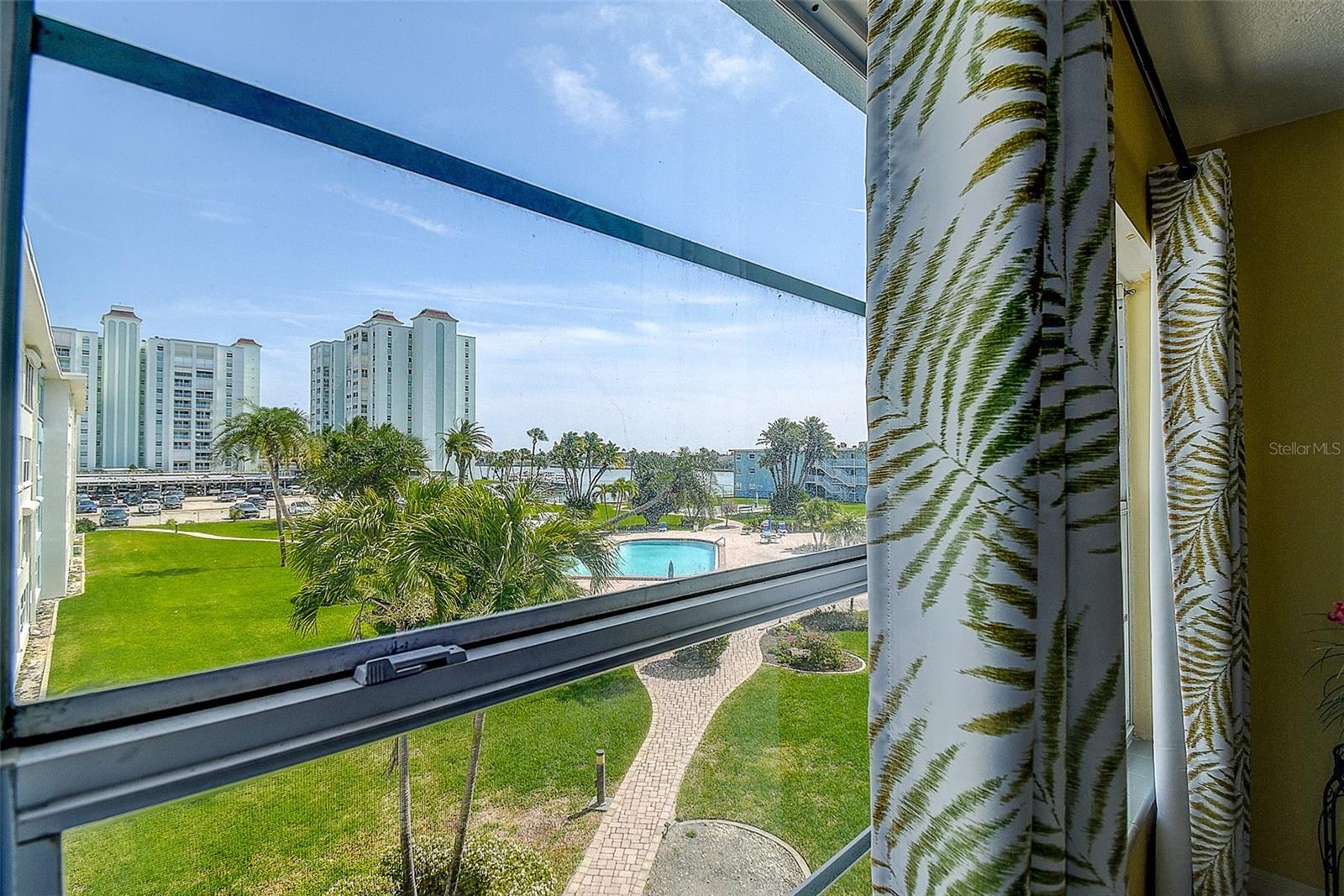 SYLVETTE CONDO - Residential