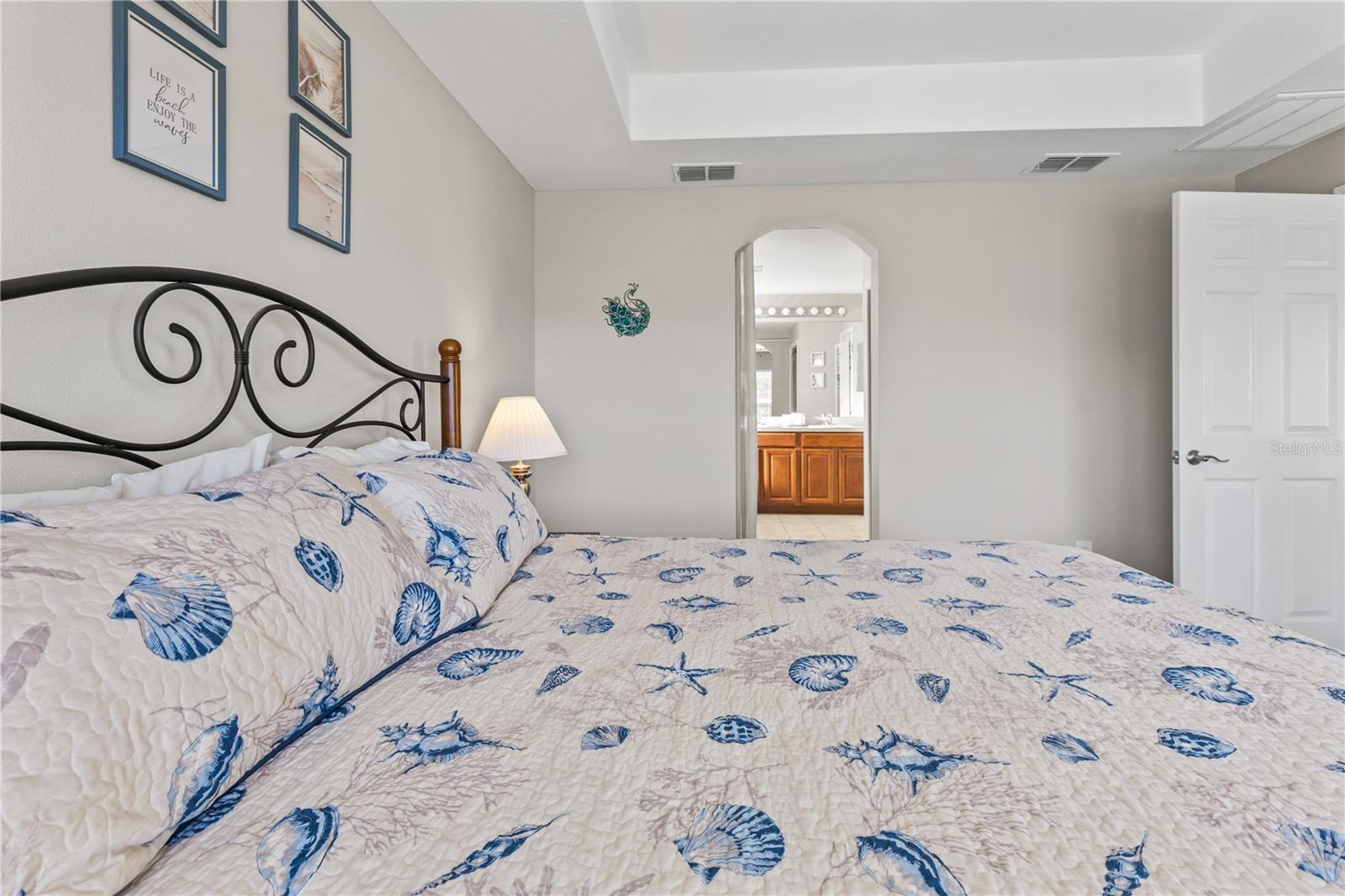 CRYSTAL LAKES - Residential