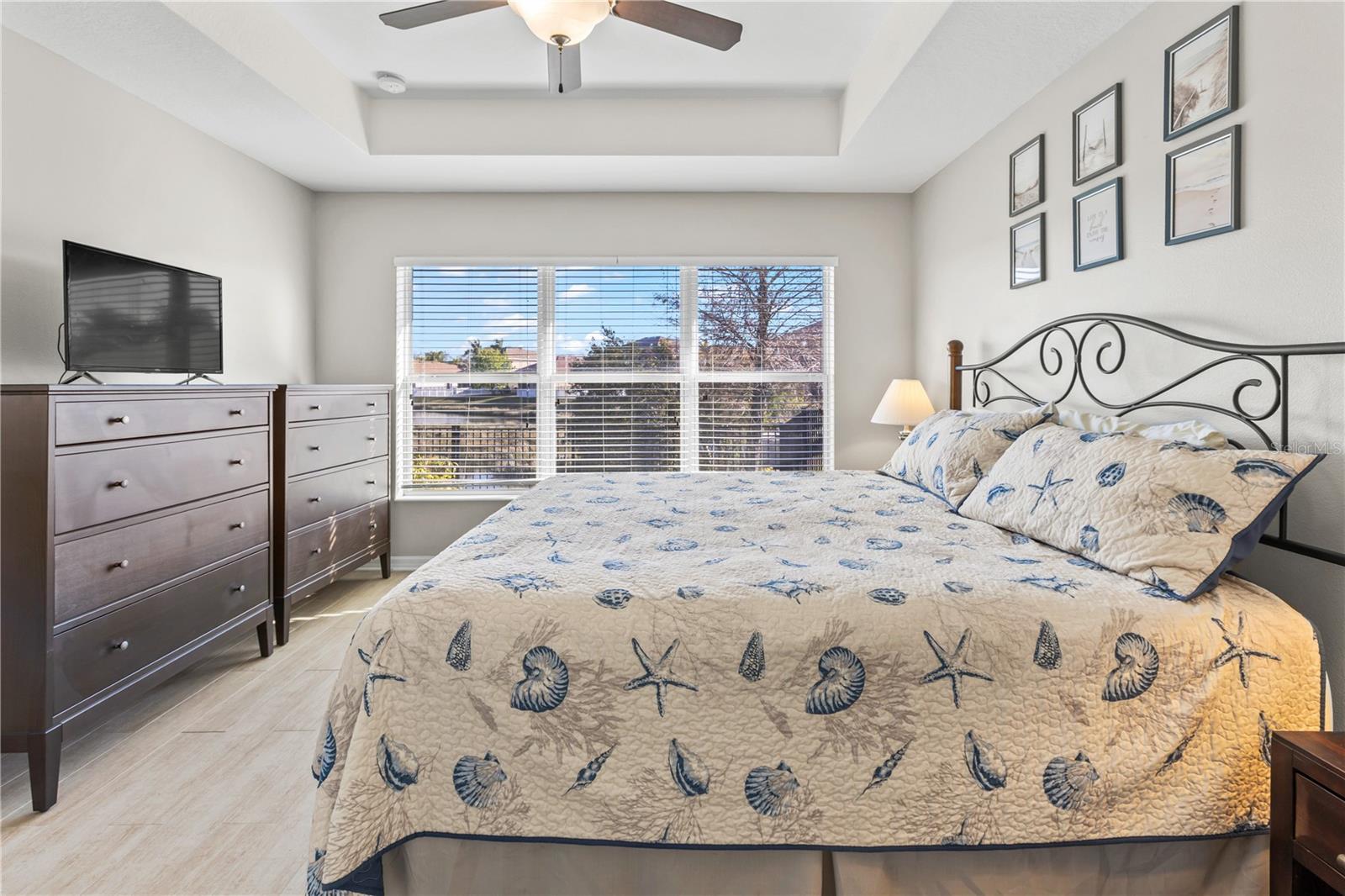 CRYSTAL LAKES - Residential