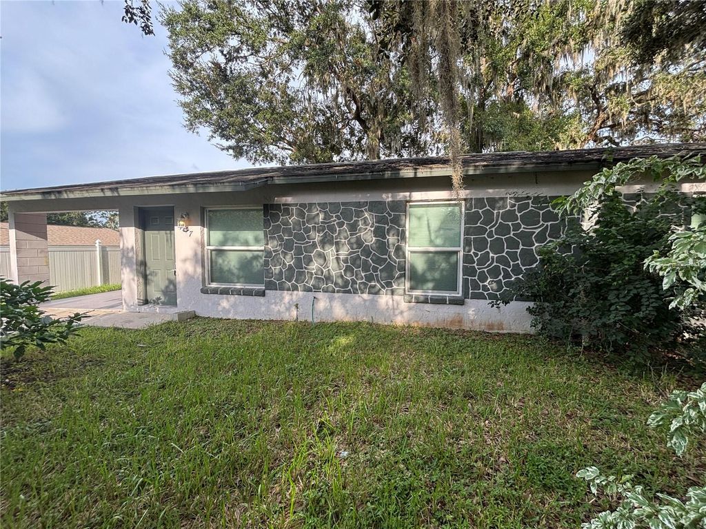 Photo of 737 S Bailey Avenue, Brooksville, FL 34601 (MLS # A4665723)