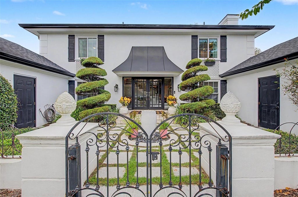 Photo of 3909 Northampton Way, Tampa, FL 33618 (MLS # TB8549348)