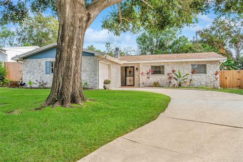 A home in SEMINOLE