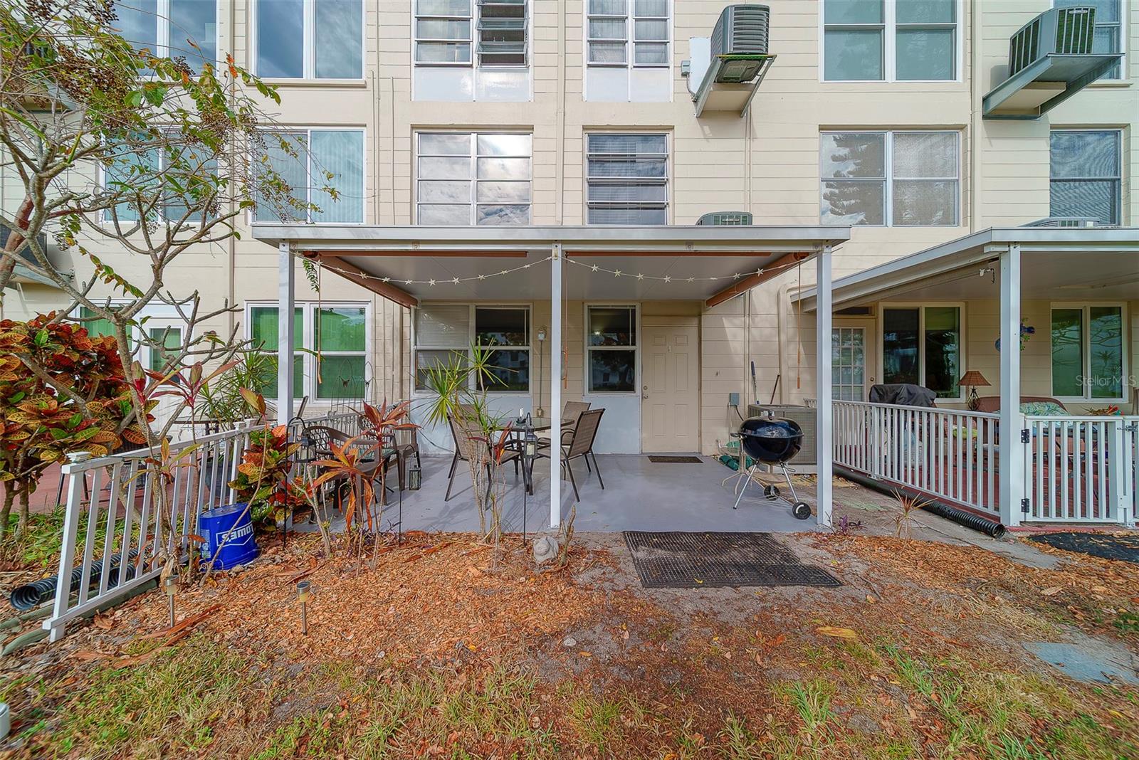 ON TOP OF THE WORLD - Residential