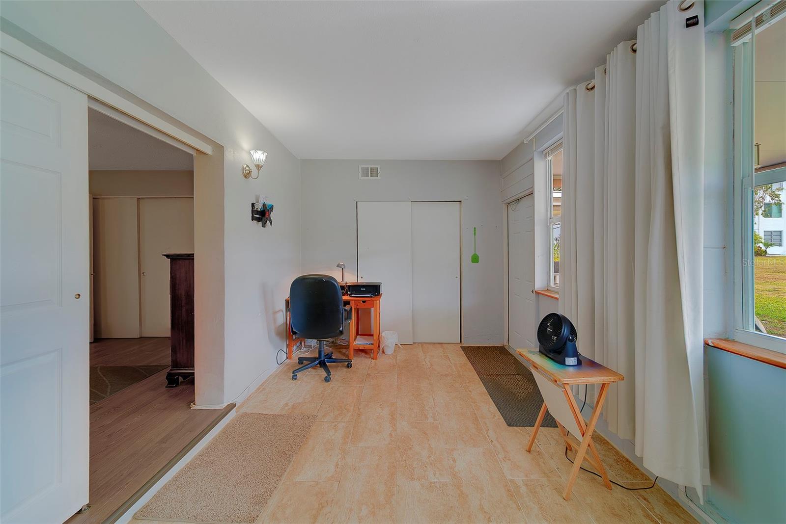 ON TOP OF THE WORLD - Residential