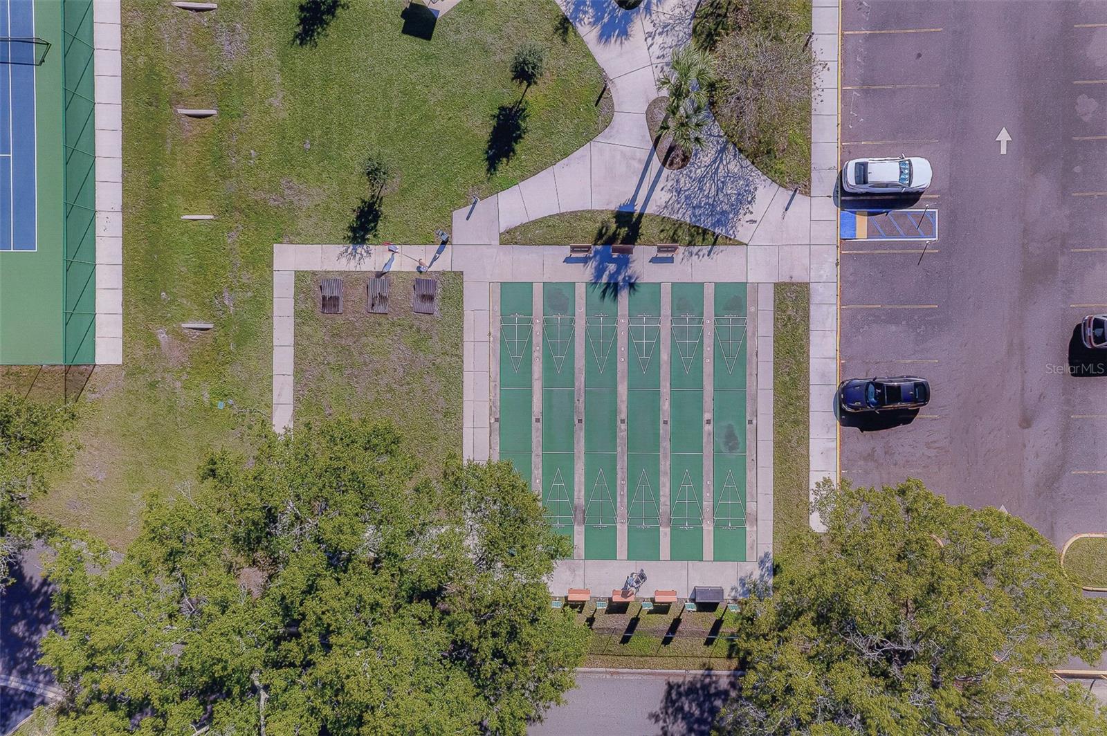 ON TOP OF THE WORLD - Residential