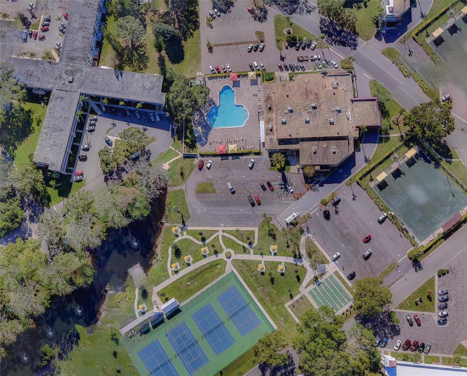 ON TOP OF THE WORLD - Residential