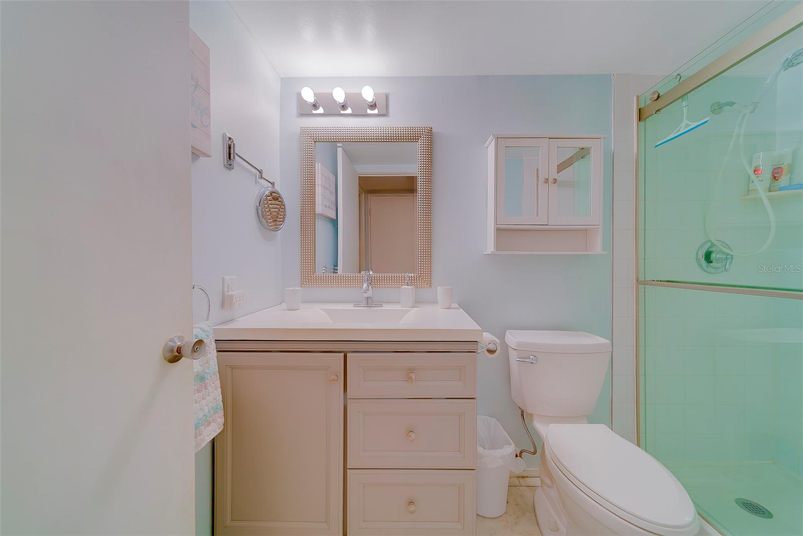 ON TOP OF THE WORLD - Residential