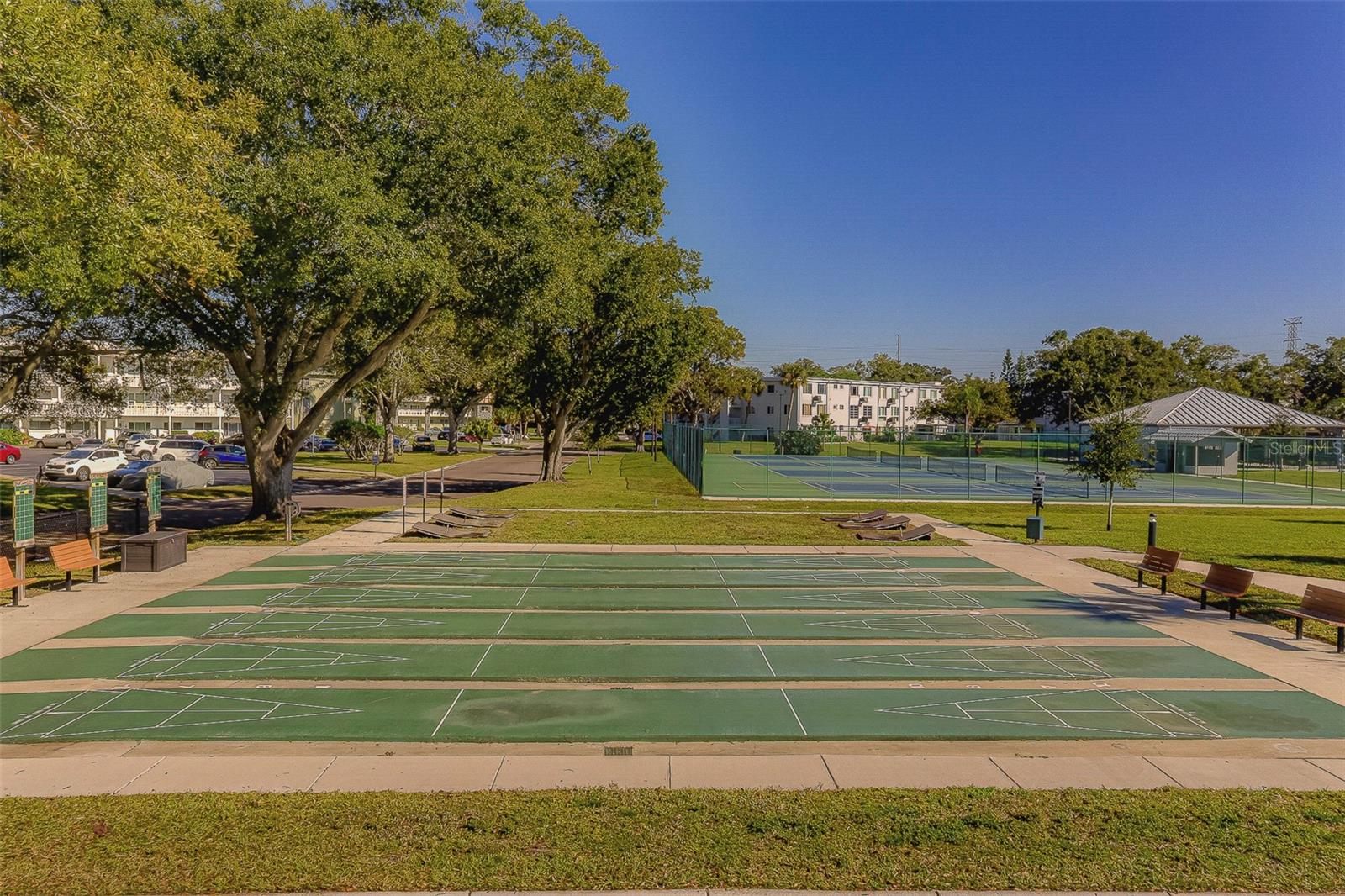 ON TOP OF THE WORLD - Residential