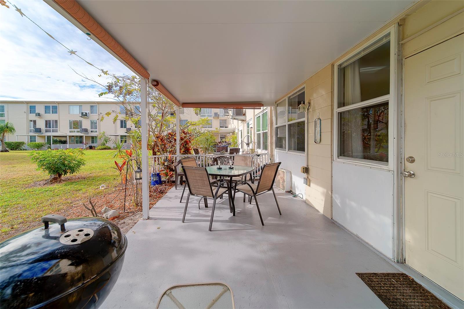 ON TOP OF THE WORLD - Residential