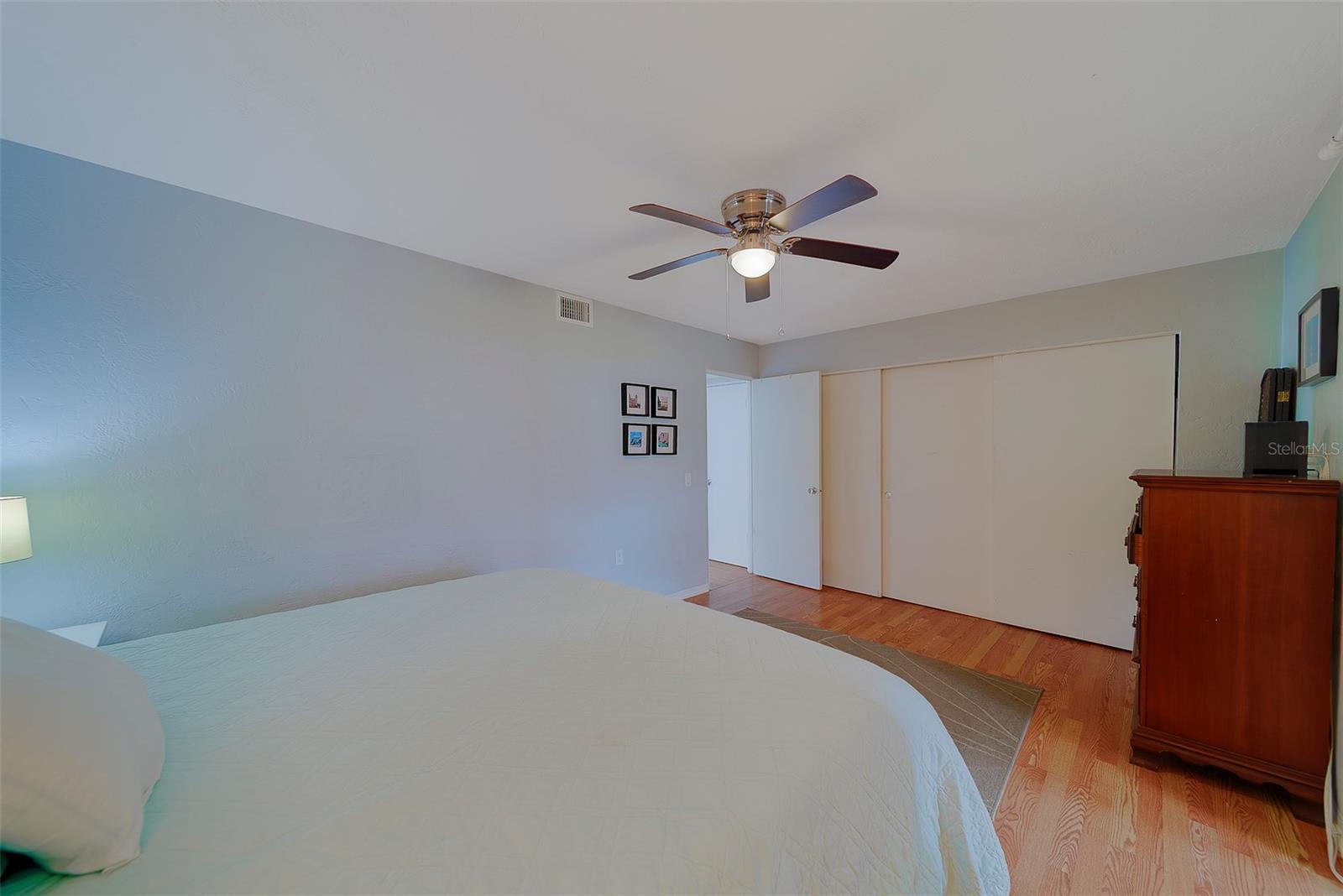 ON TOP OF THE WORLD - Residential