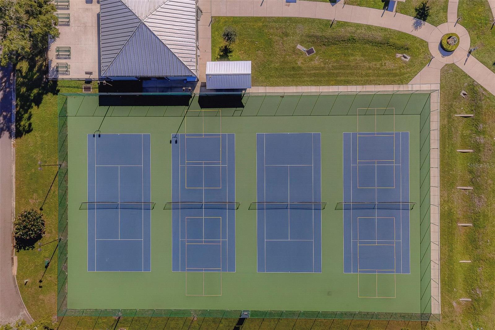 ON TOP OF THE WORLD - Residential