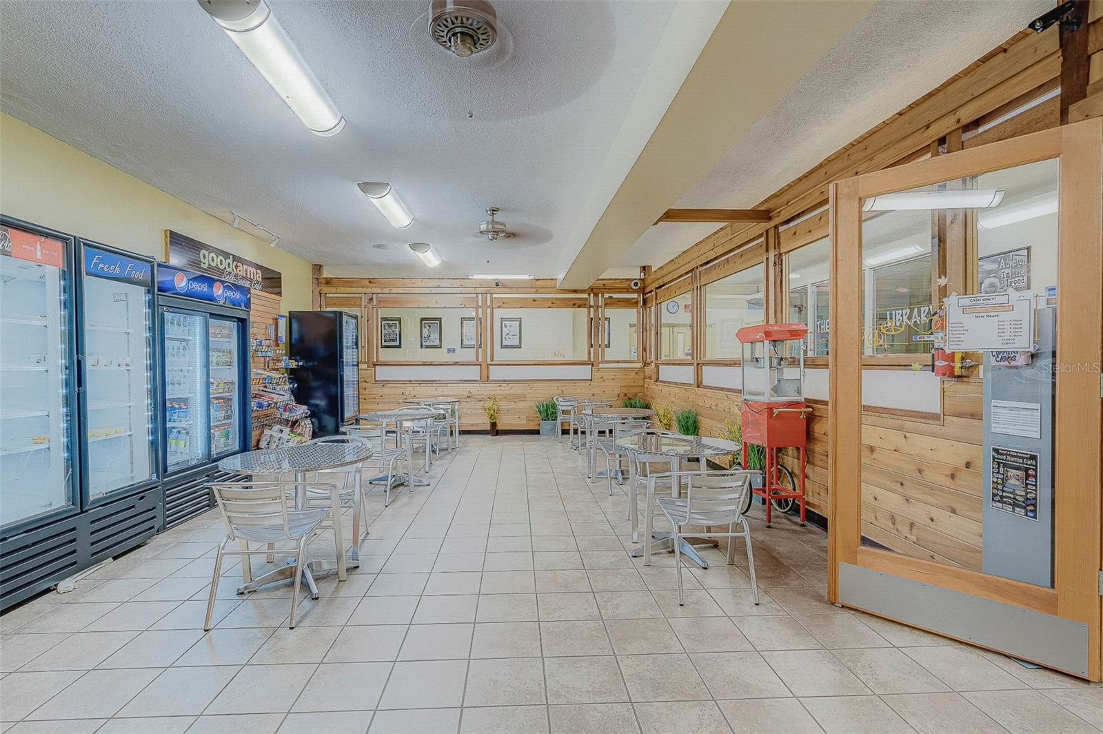 ON TOP OF THE WORLD - Residential