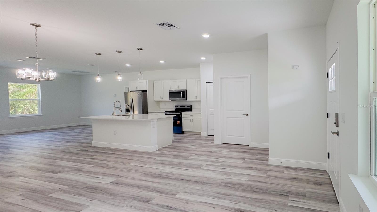 MARION OAKS - Residential