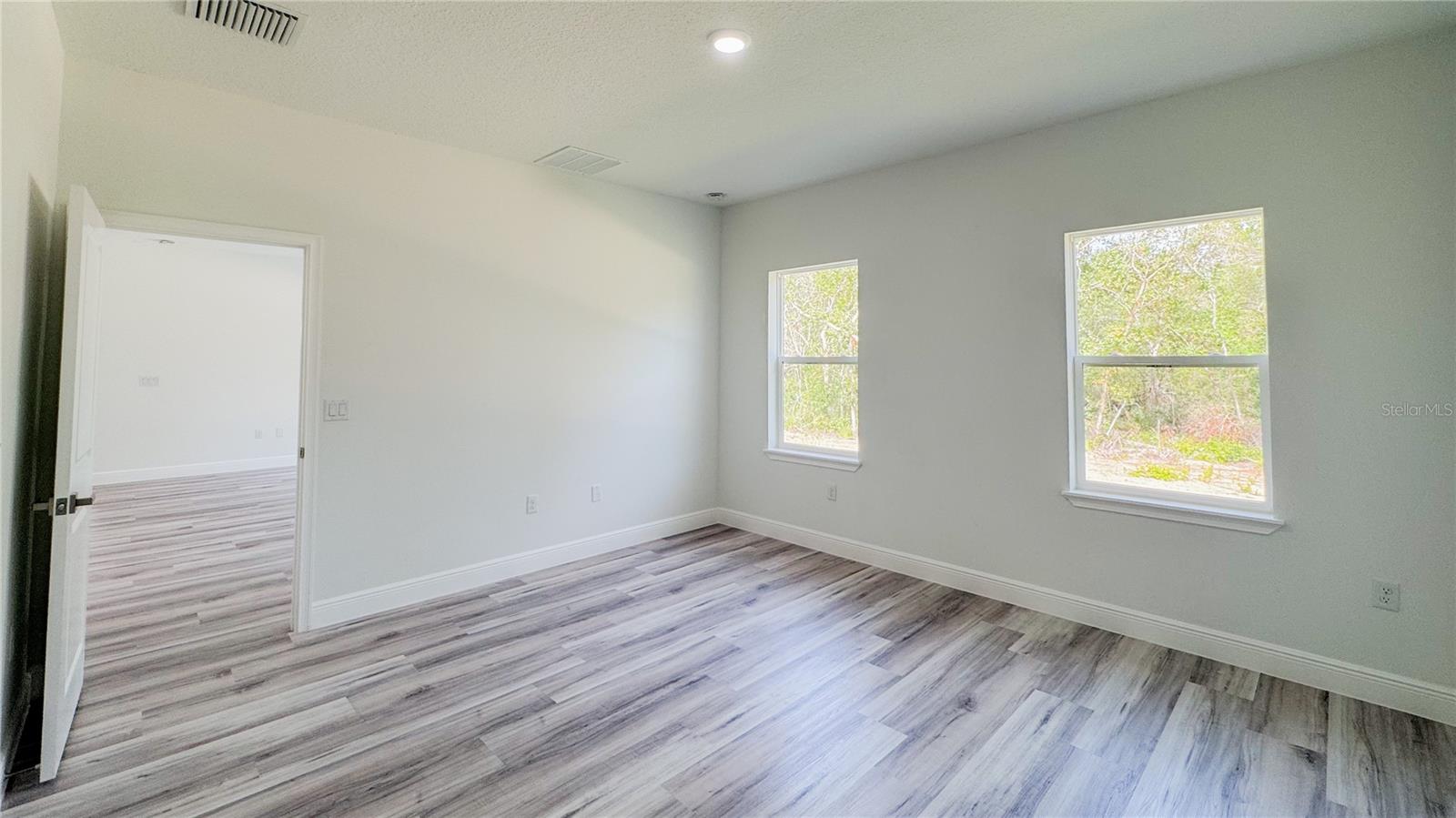 MARION OAKS - Residential