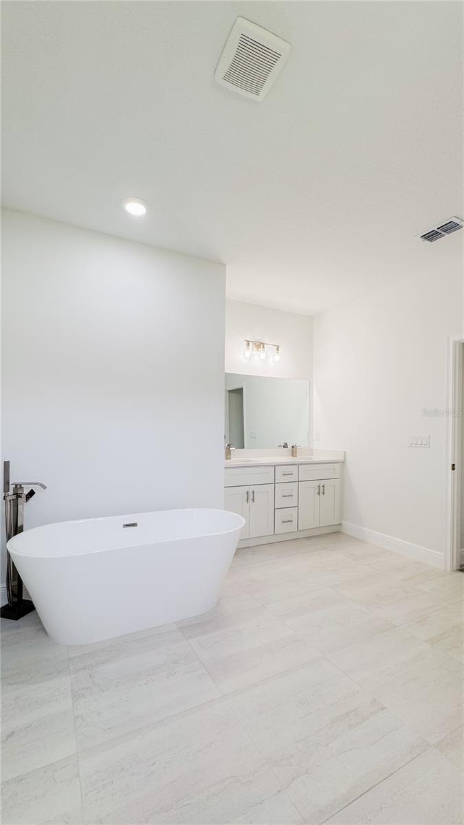 MARION OAKS - Residential