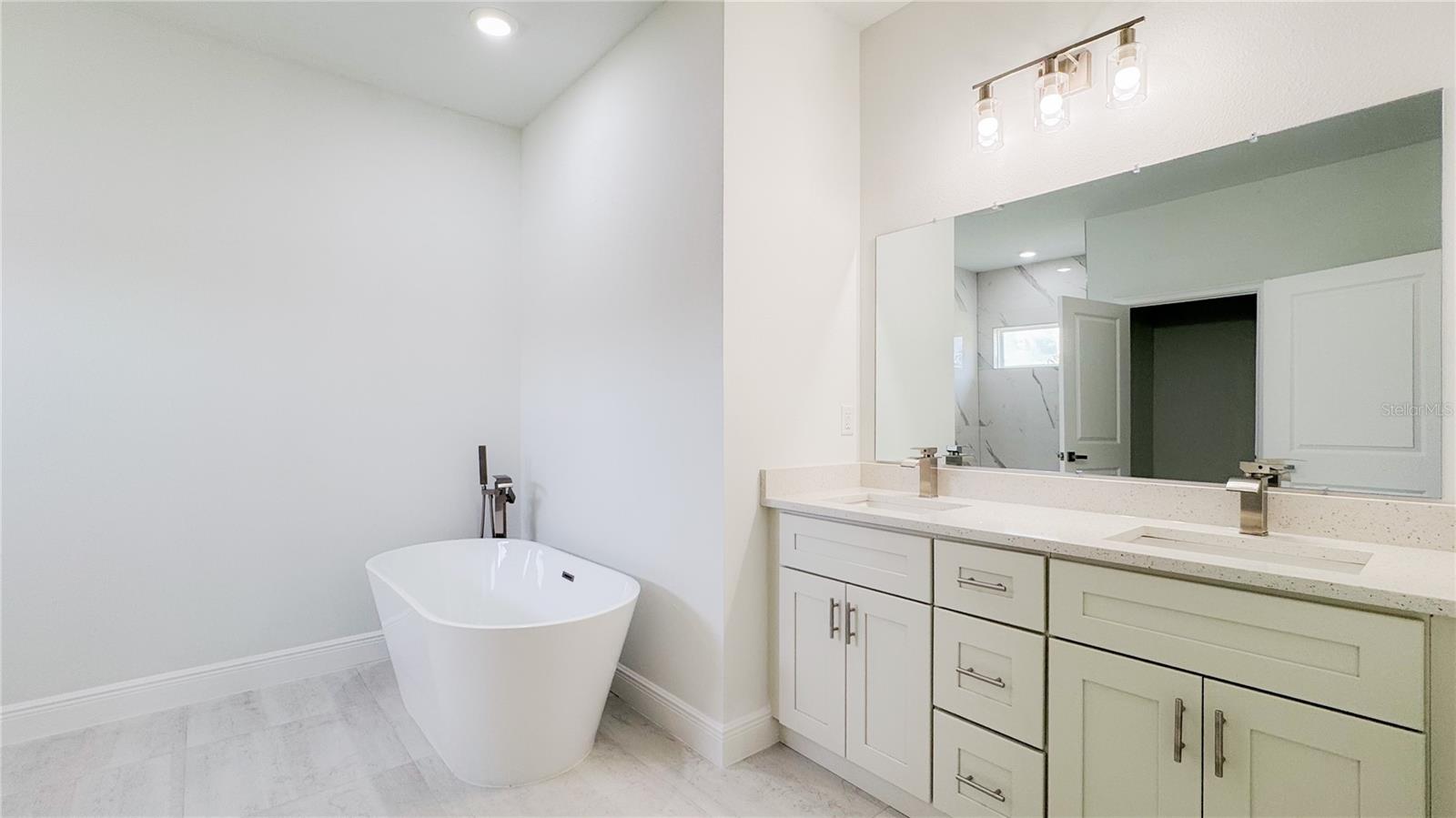 MARION OAKS - Residential