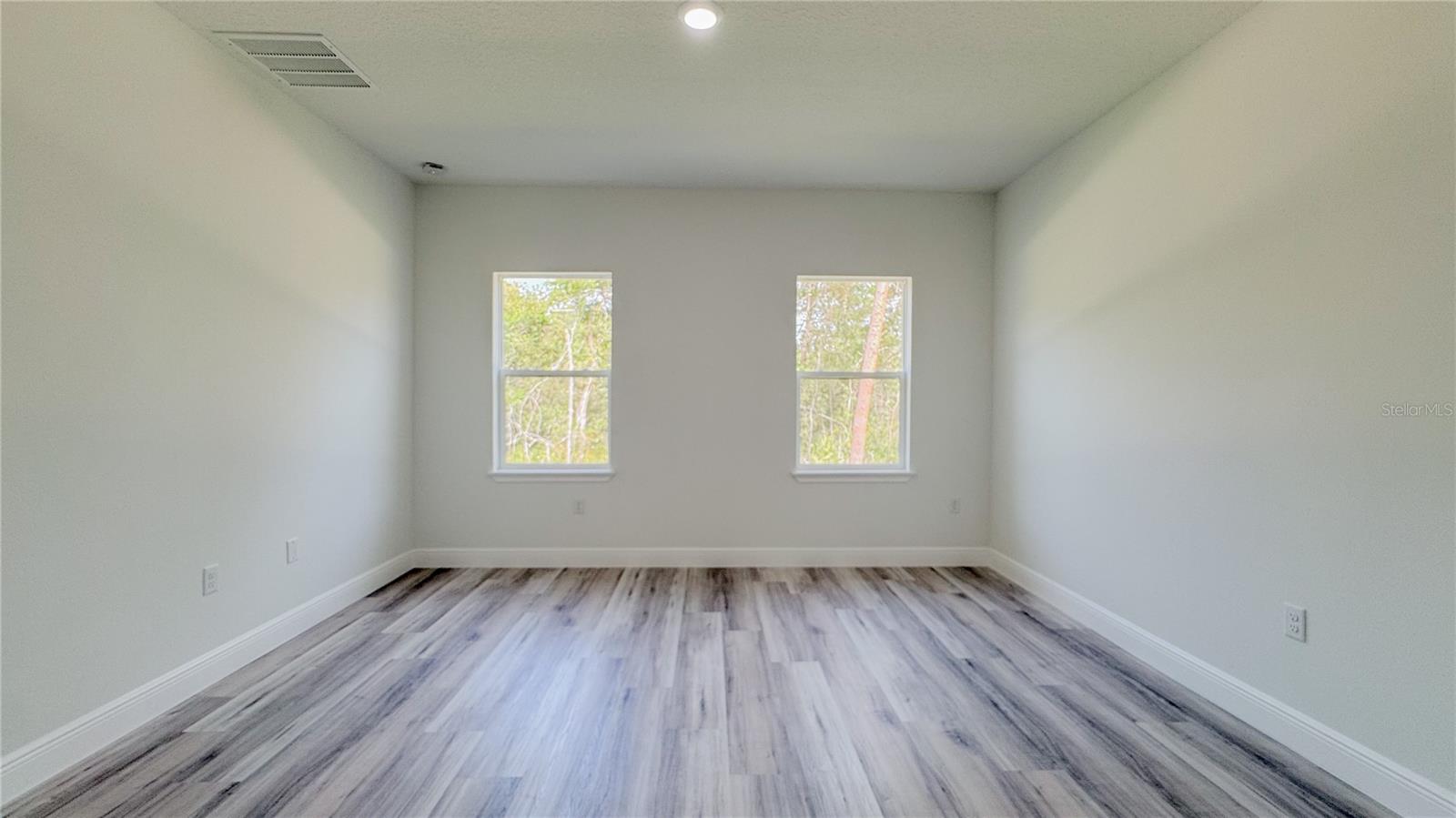 MARION OAKS - Residential